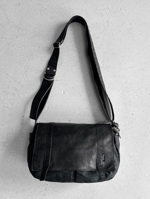 YOHJI YAMAMOTO Y'SACCS - late 1990s-2000s NYLON MESSENGER BAG WITH LEATHER FRONT PANEL