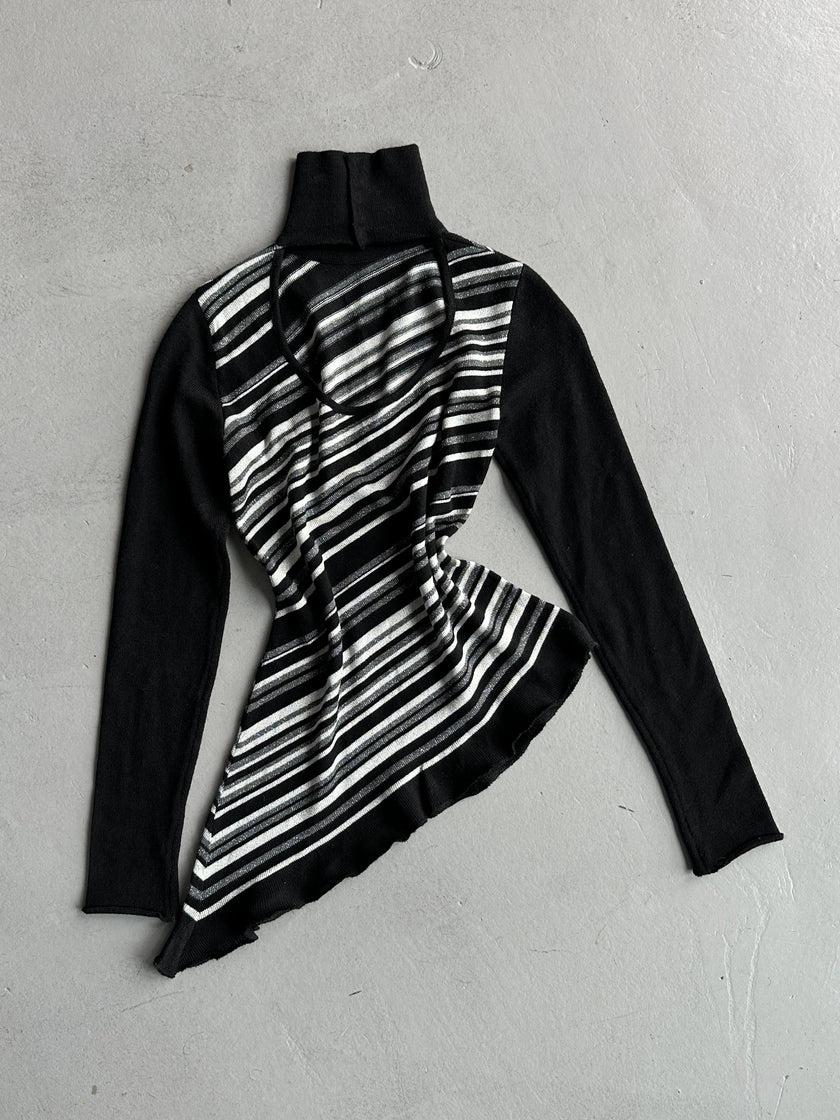 1990s ASYMMETRICAL LONG SLEEVE TOP WITH CUT OUT AT BACK