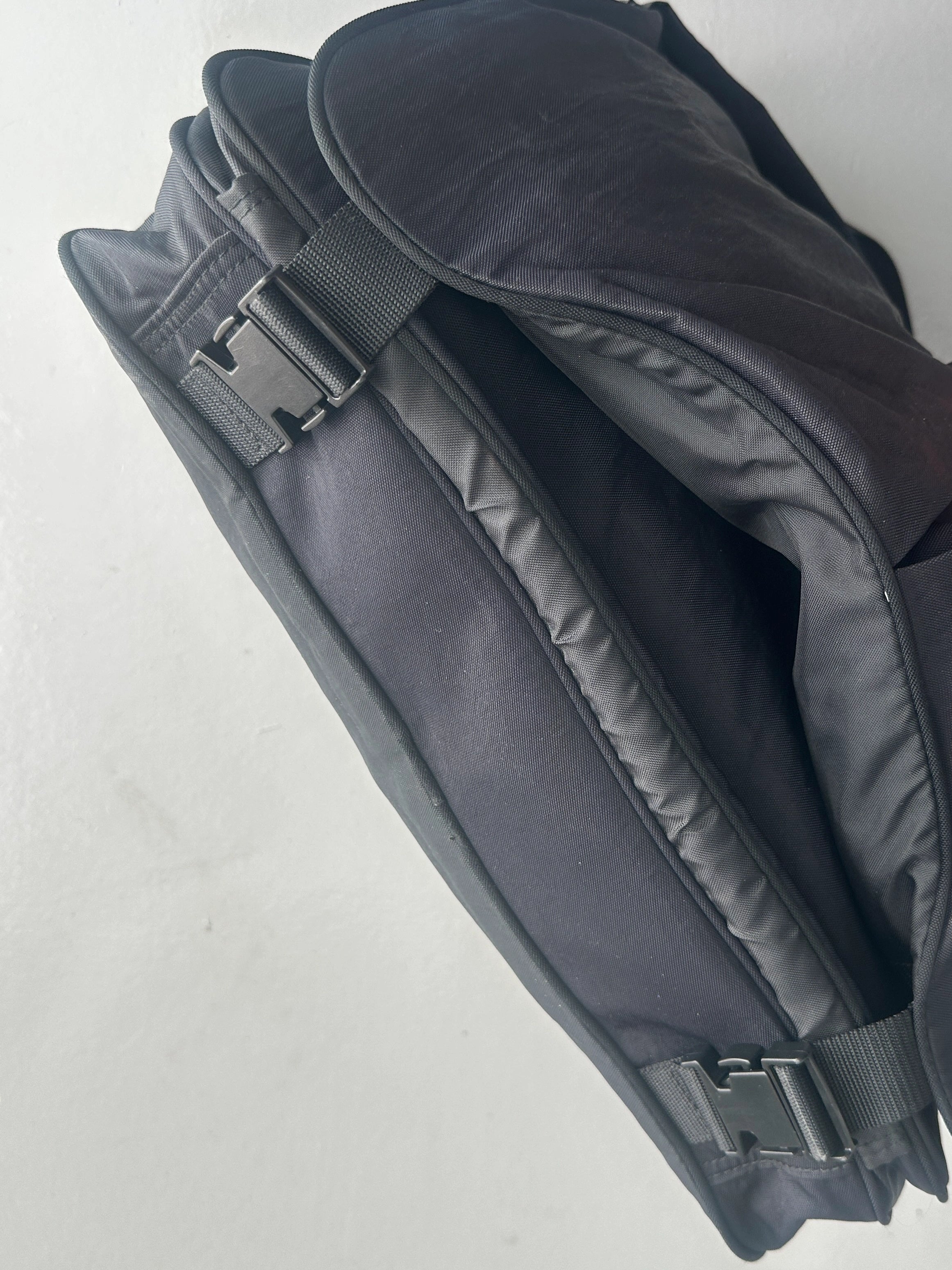 ISSEY MIYAKE IM - 1990s TOP HANDLE NYLON BAG WITH REMOVABLE SHOULDER STRAP