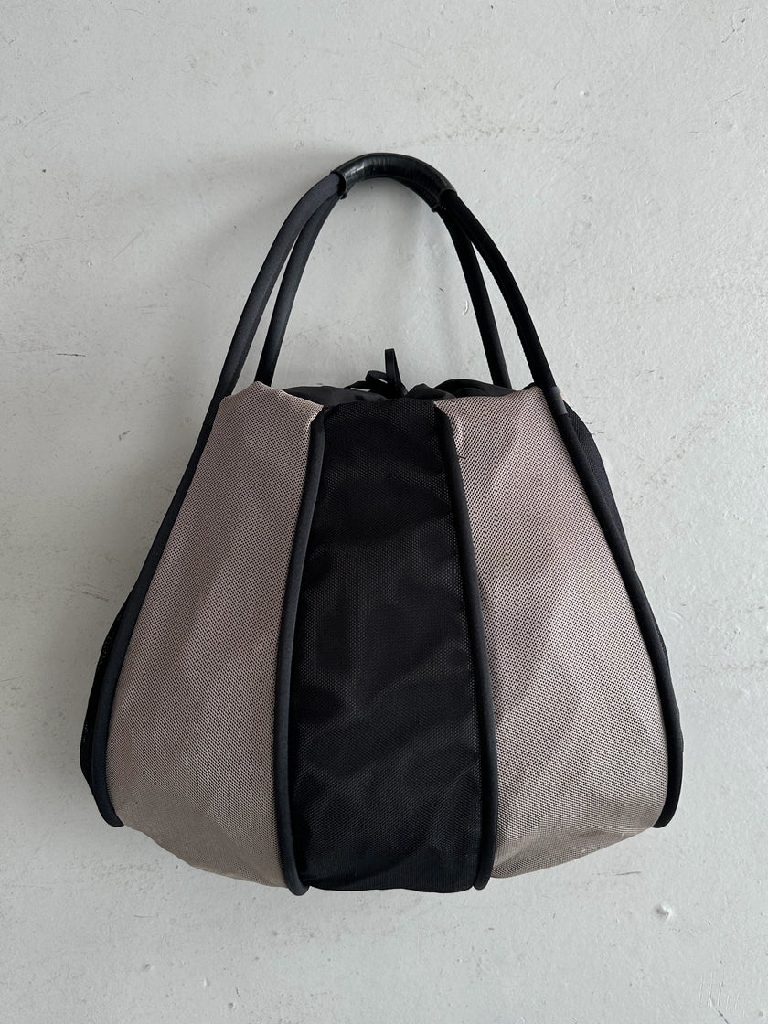 ISSEY MIYAKE PLEATS PLEASE - early 2000s MESH BALLOON TOTE BAG
