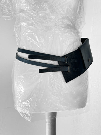 HIROKO KOSHINO - 1990s LEATHER WAIST BELT WITH THREE FLAP POCKETS