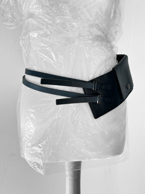 HIROKO KOSHINO - 1990s LEATHER WAIST BELT WITH THREE FLAP POCKETS