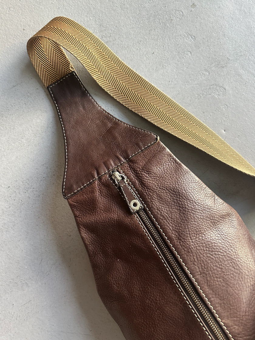 GIANFRANCO FERRÉ - 1990s LEATHER SLING BAG