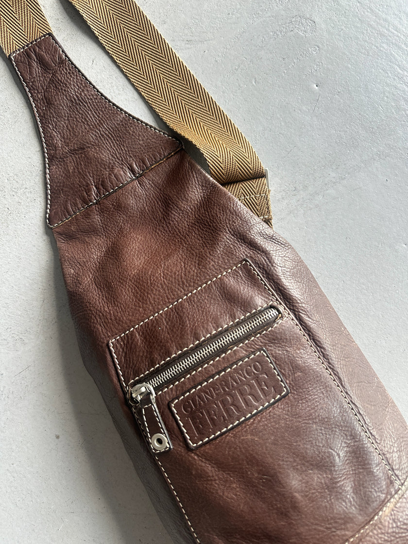 GIANFRANCO FERRÉ - 1990s LEATHER SLING BAG