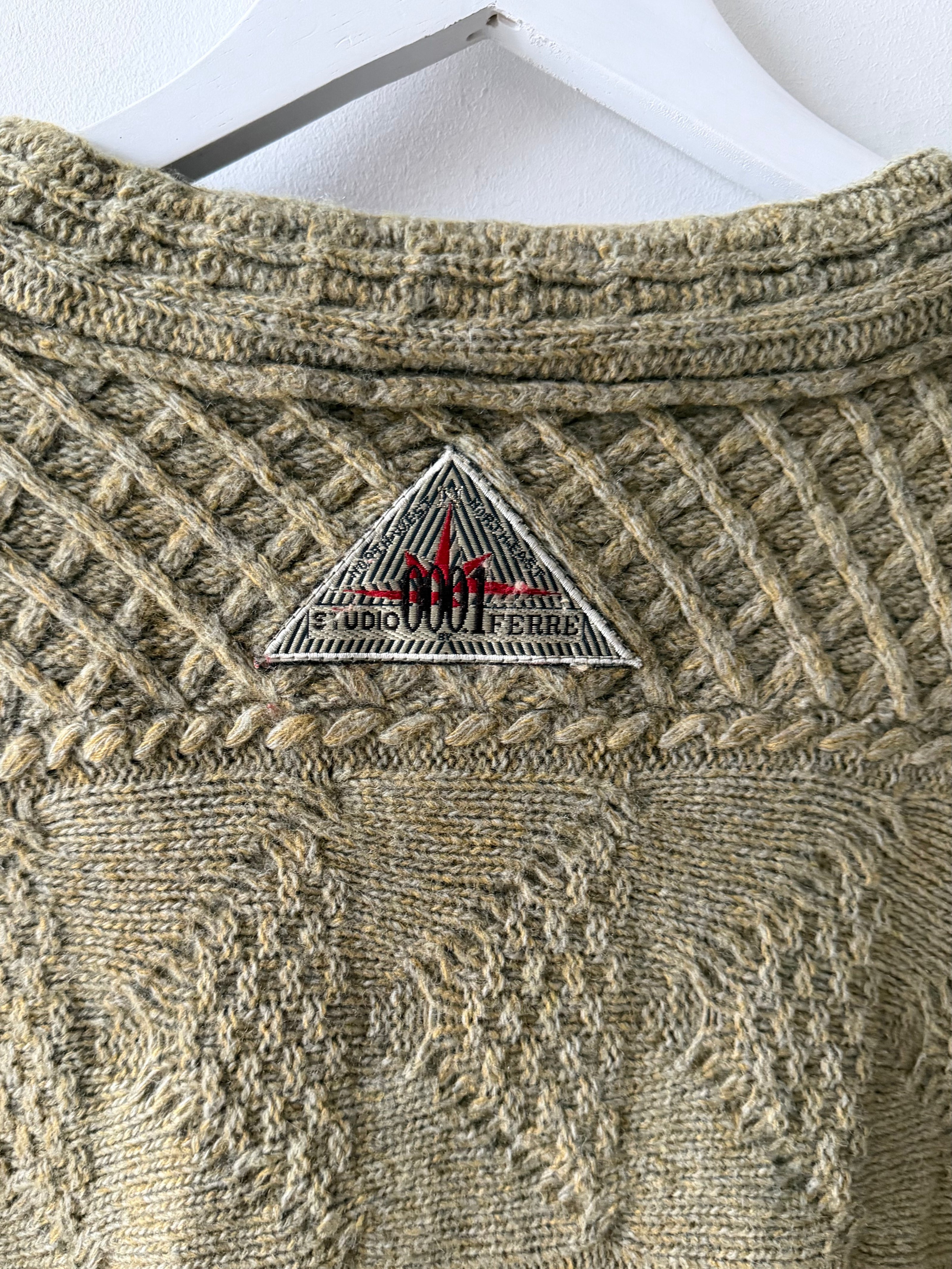 GIANFRANCO FERRÉ STUDIO 001 - 1990s CHUNKY KNIT OVERSIZED JUMPER