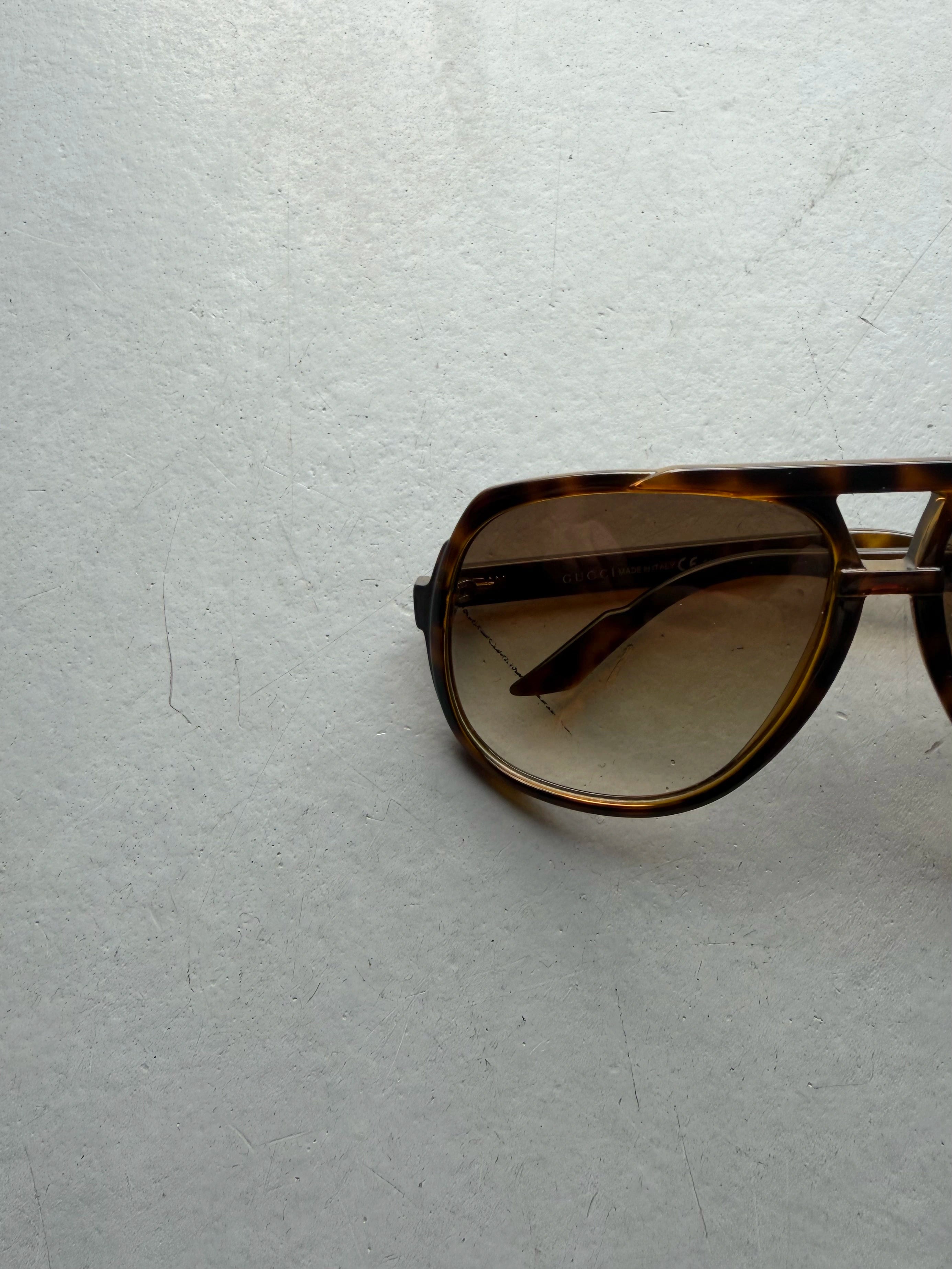 GUCCI - 2010s OVERSIZED AVIATOR SUNGLASSES
