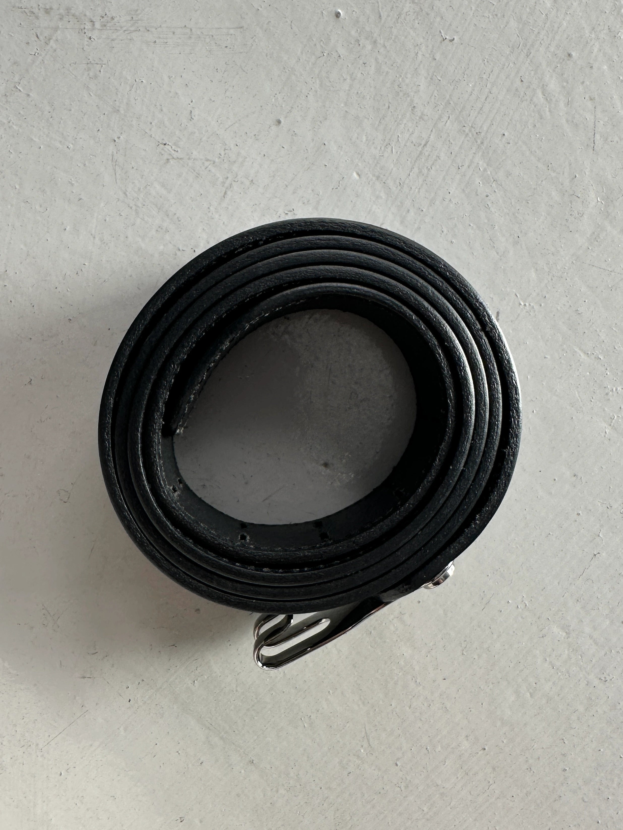GIANFRANCO FERRÉ - early 2000s LEATHER BELT WITH HOOK BUCKLE DETAIL
