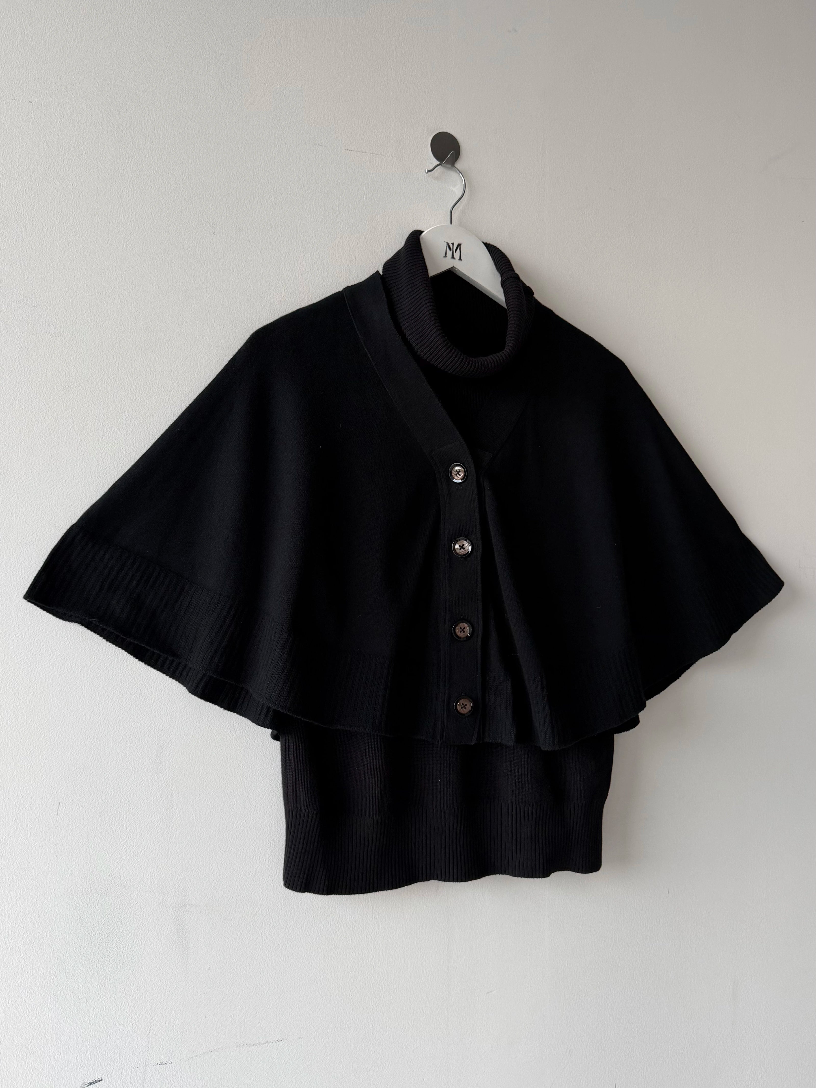 SACAI - F/W 2019 TWO TONE LAYERED HIGN NECK VEST WITH BUTTONED CROP CAPE