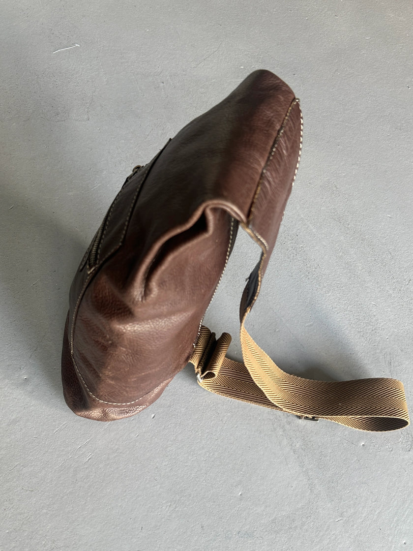 GIANFRANCO FERRÉ - 1990s LEATHER SLING BAG