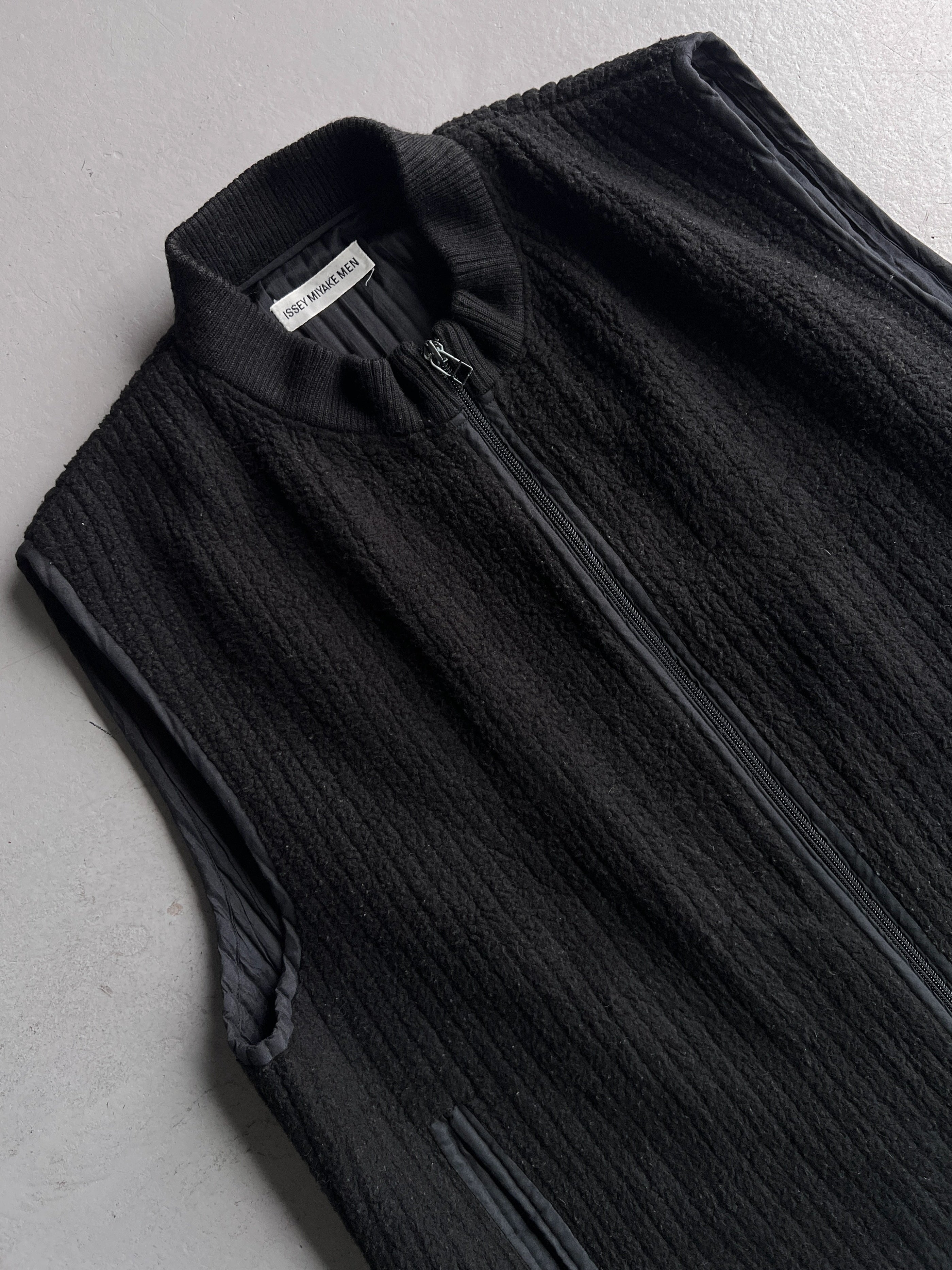 ISSEY MIYAKE MEN - 1990s ZIPPED FLEECE VEST GILET