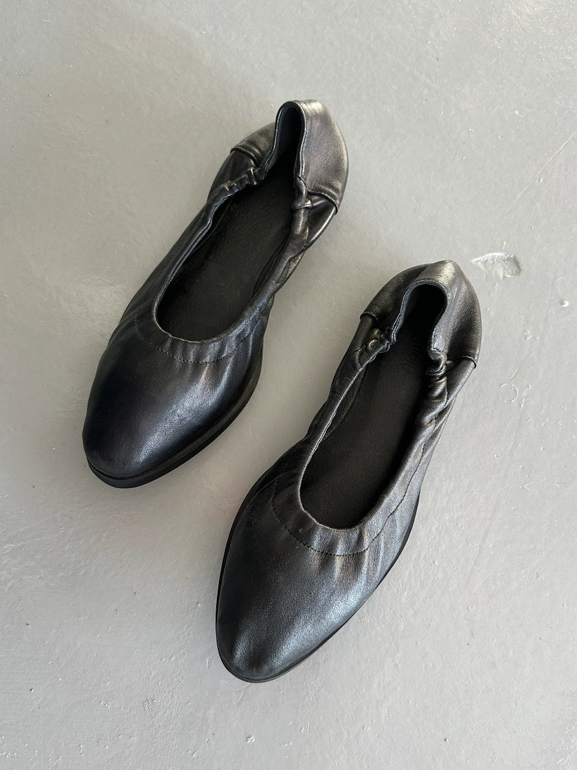 PLANTATION ISSEY MIYAKE - 1990s BALLET FLATS