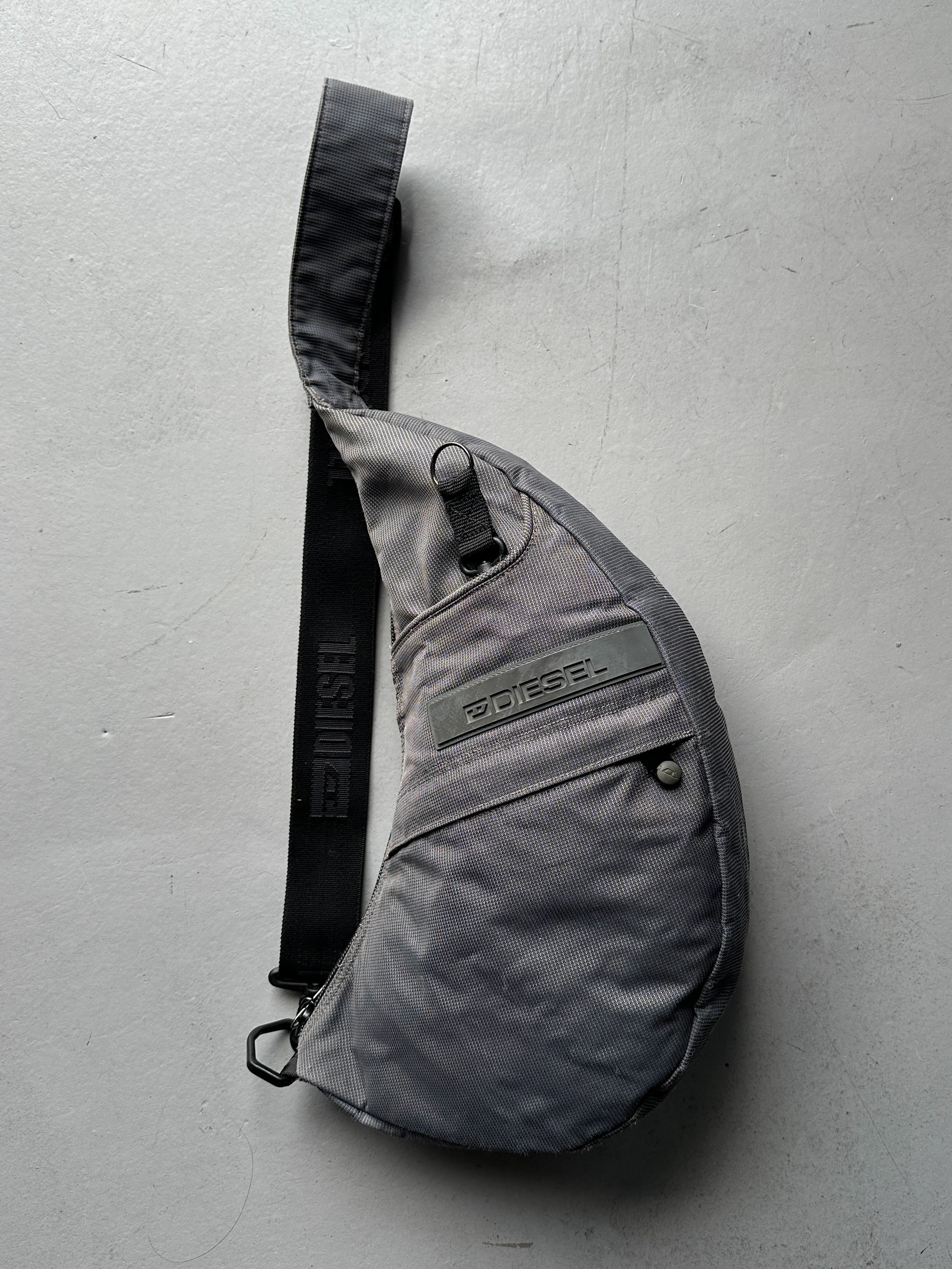 DIESEL - 1990s TEXTURED SLING BAG