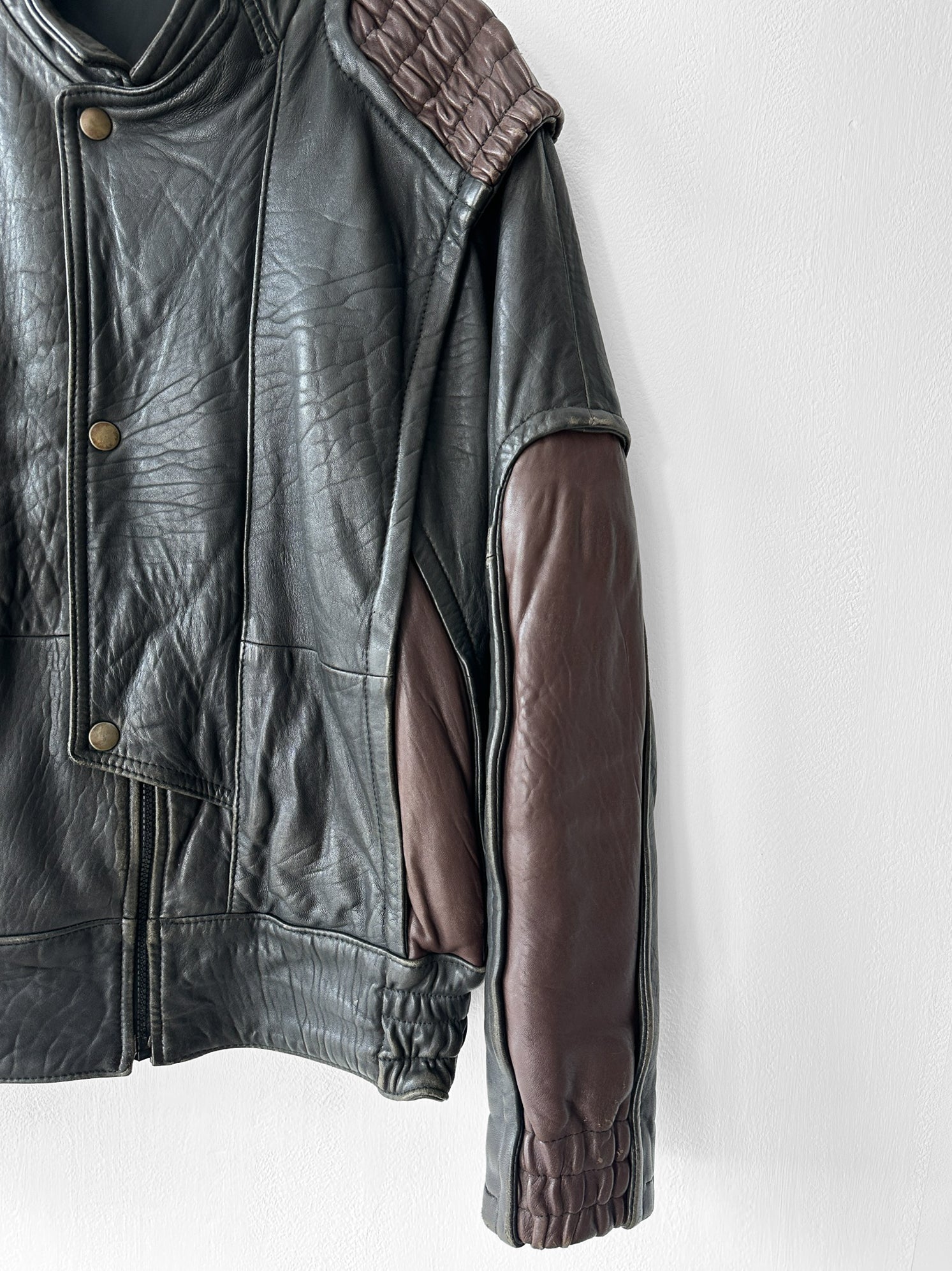 ITALIAN LABEL 1980s HEAVY LEATHER BOMBER JACKET
