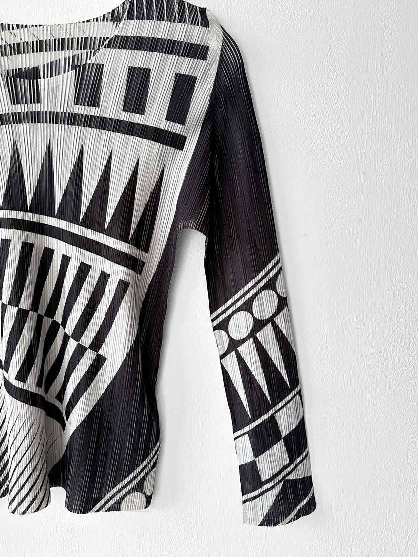ISSEY MIYAKE - S/S 2015 GEOMETRIC PRINT LONG SLEEVE TOP