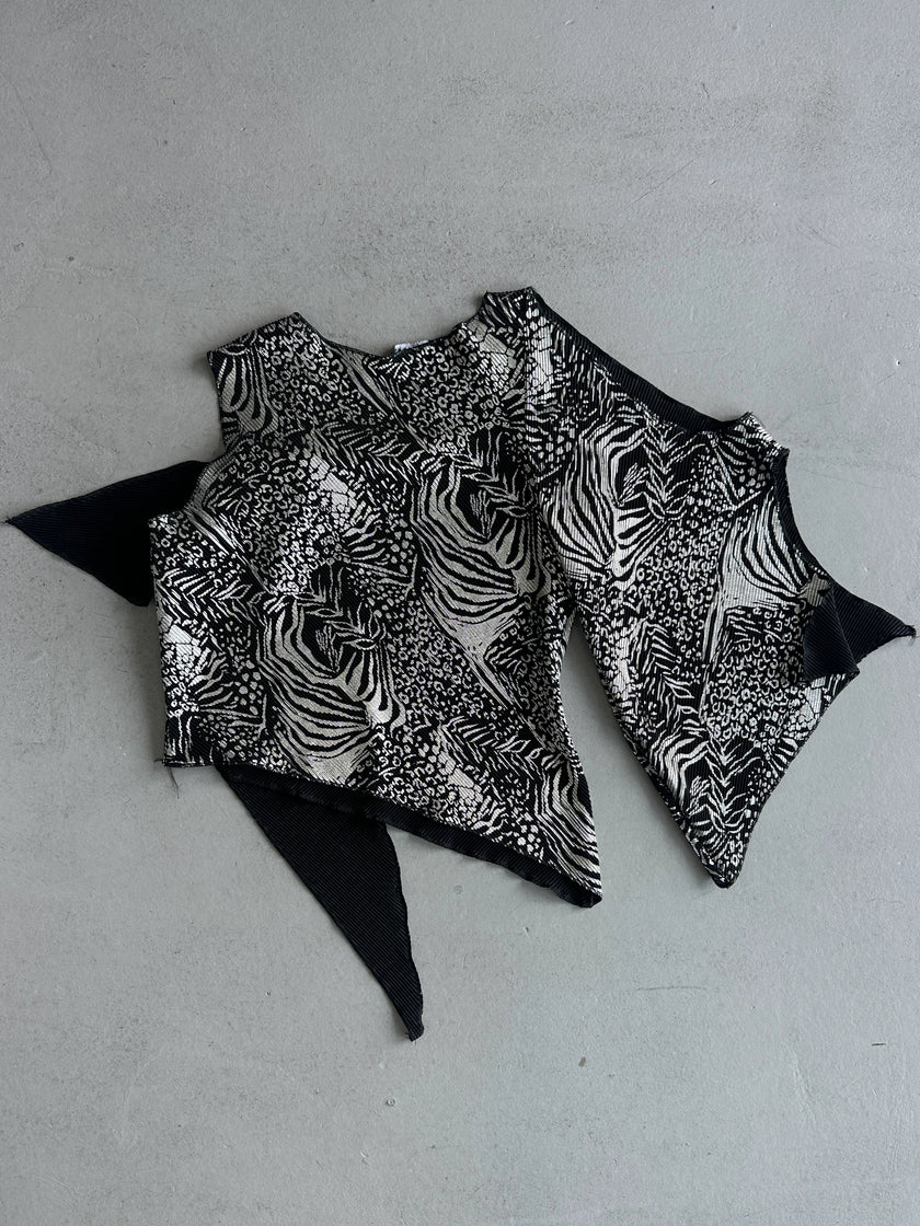 1990s ASYMMETRICAL TOP WITH FLOWING SLEEVE