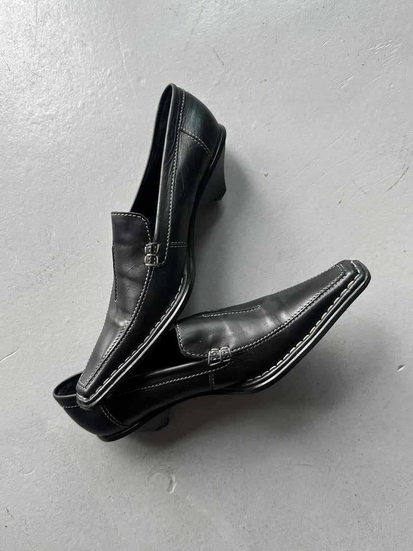 1990s KITTEN HEELS SLIP ON SHOES