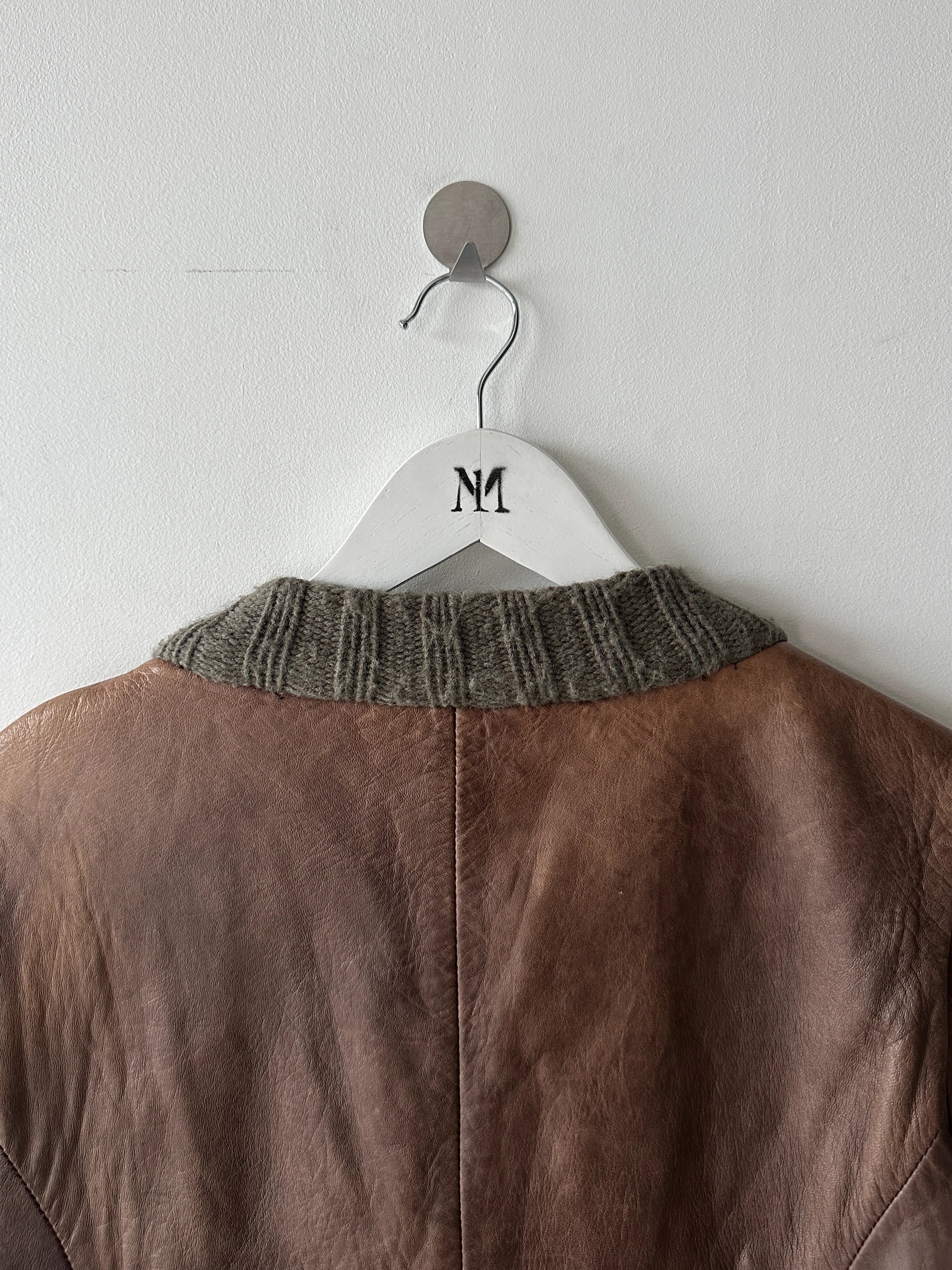 ITALIAN LABEL 2000s LEATHER JACKET WITH KNIT COLLAR AND FRONT PLACKET