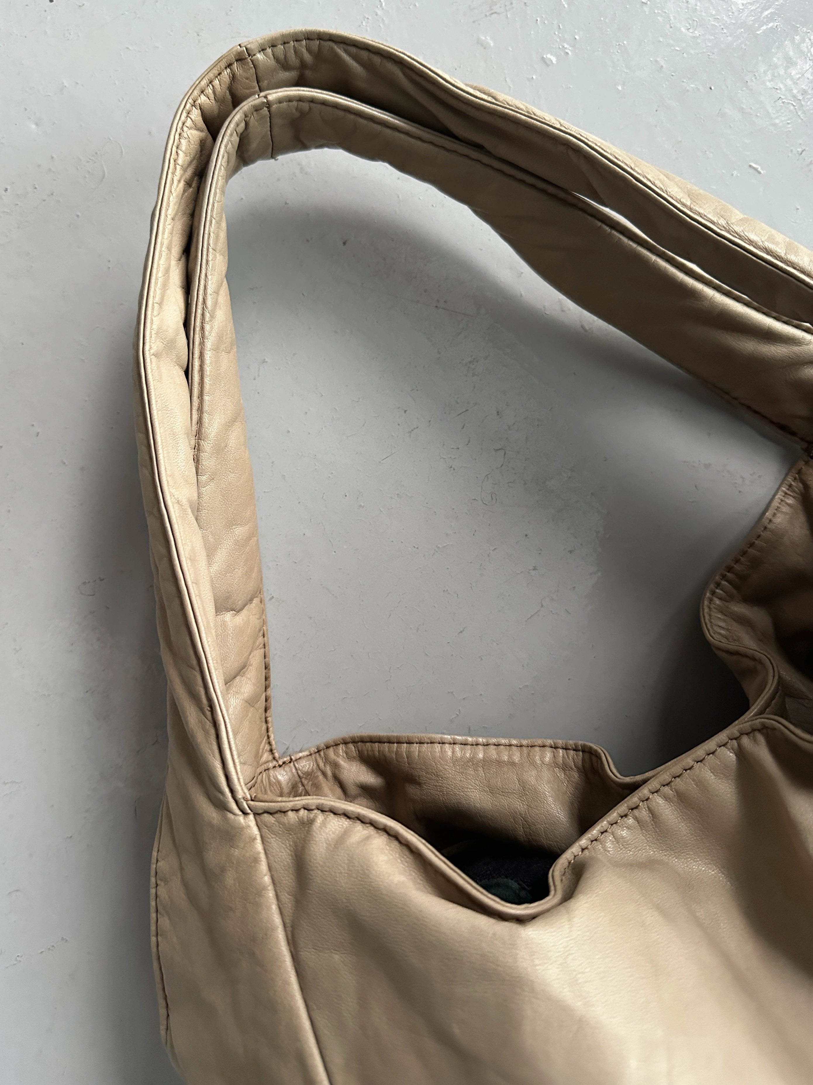 ISSEY MIYAKE PLANTATION - 1990s LEATHER SLOUCHY SHOULDER BAG