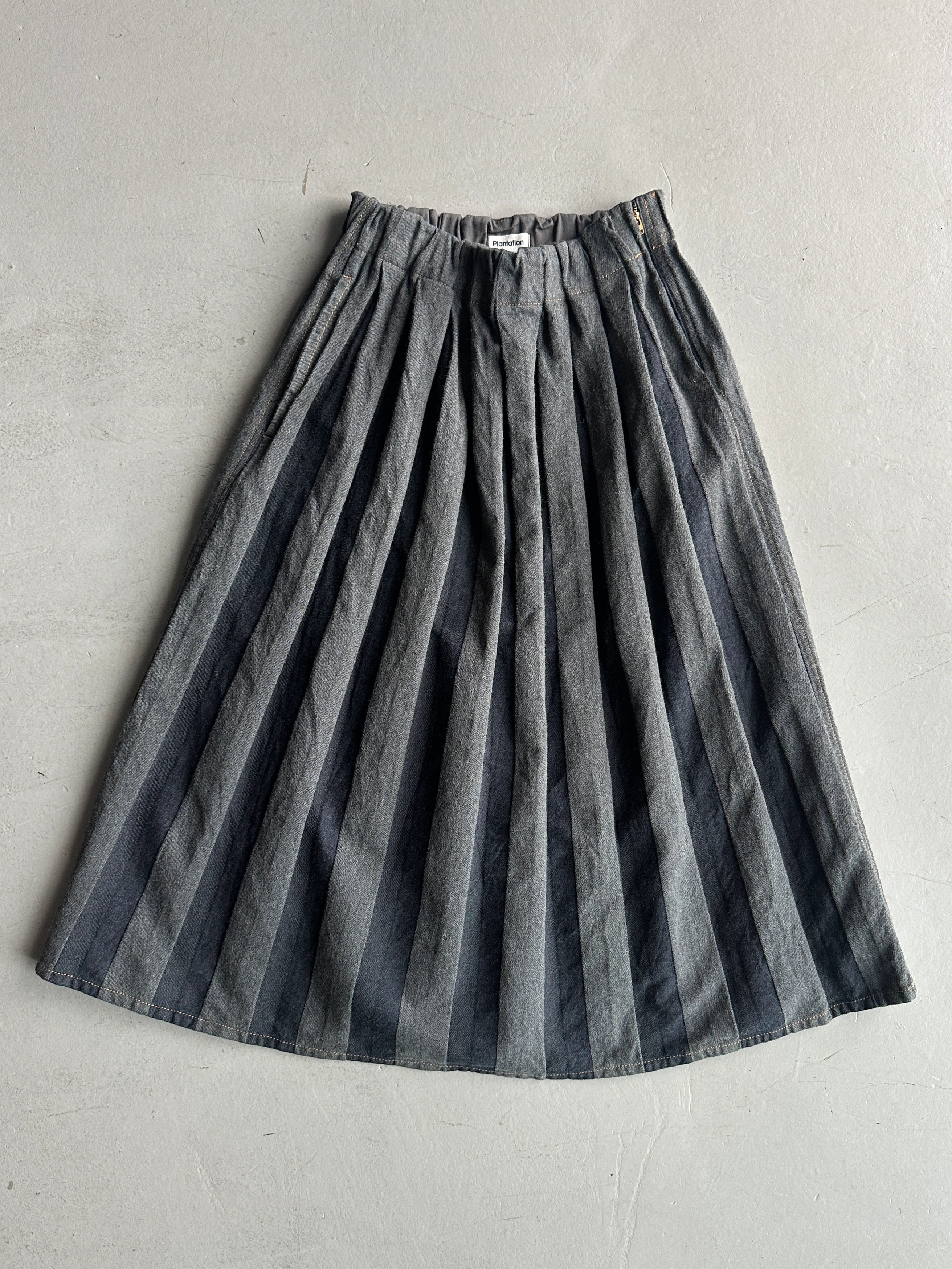ISSEY MIYAKE PLANTATION - 1990s CRISP PLEATS DUAL COLOUR DENIM SKIRT