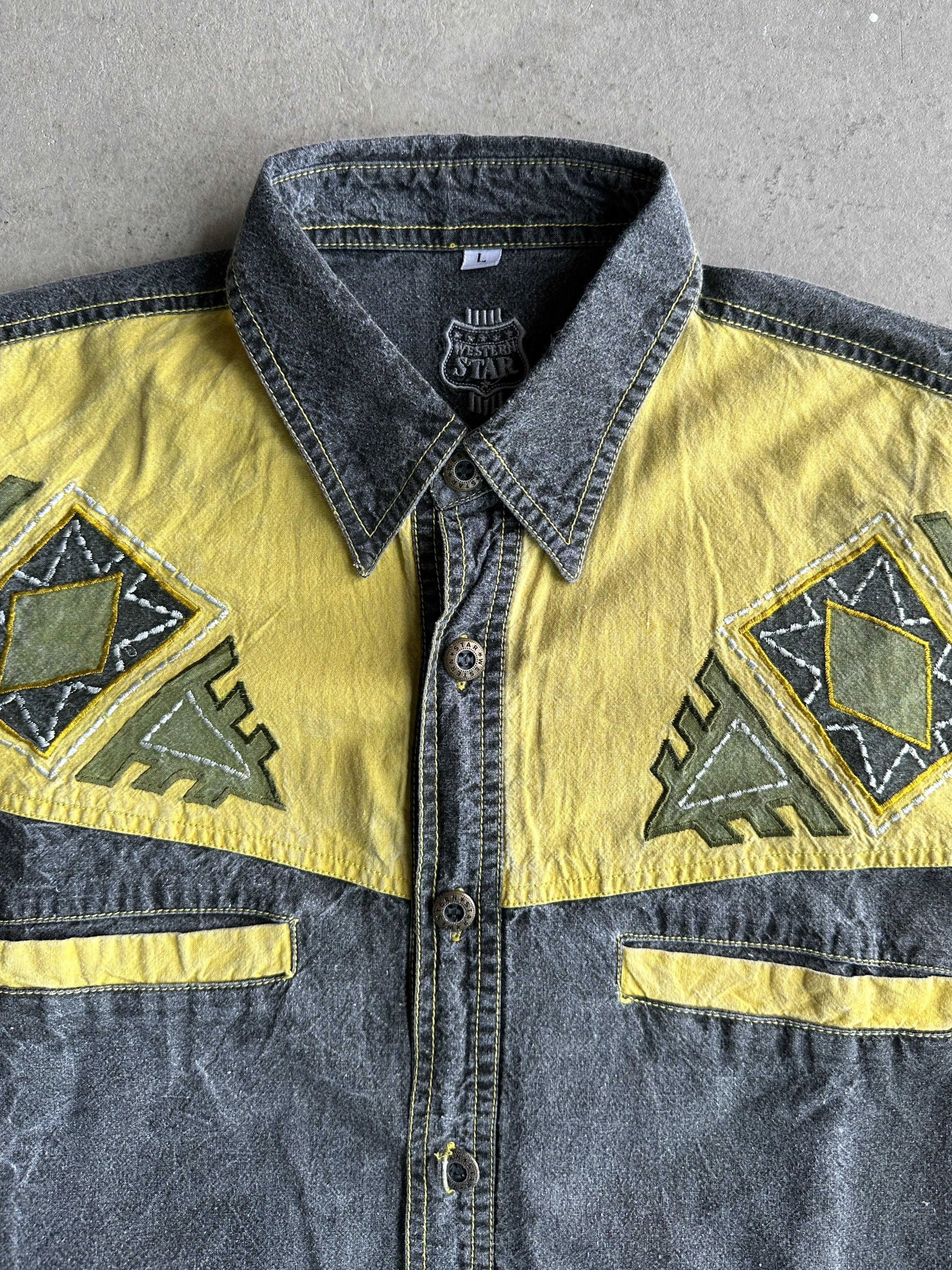 1980s DENIM SHIRT WITH CONTRASTING YELLOW DETAILS