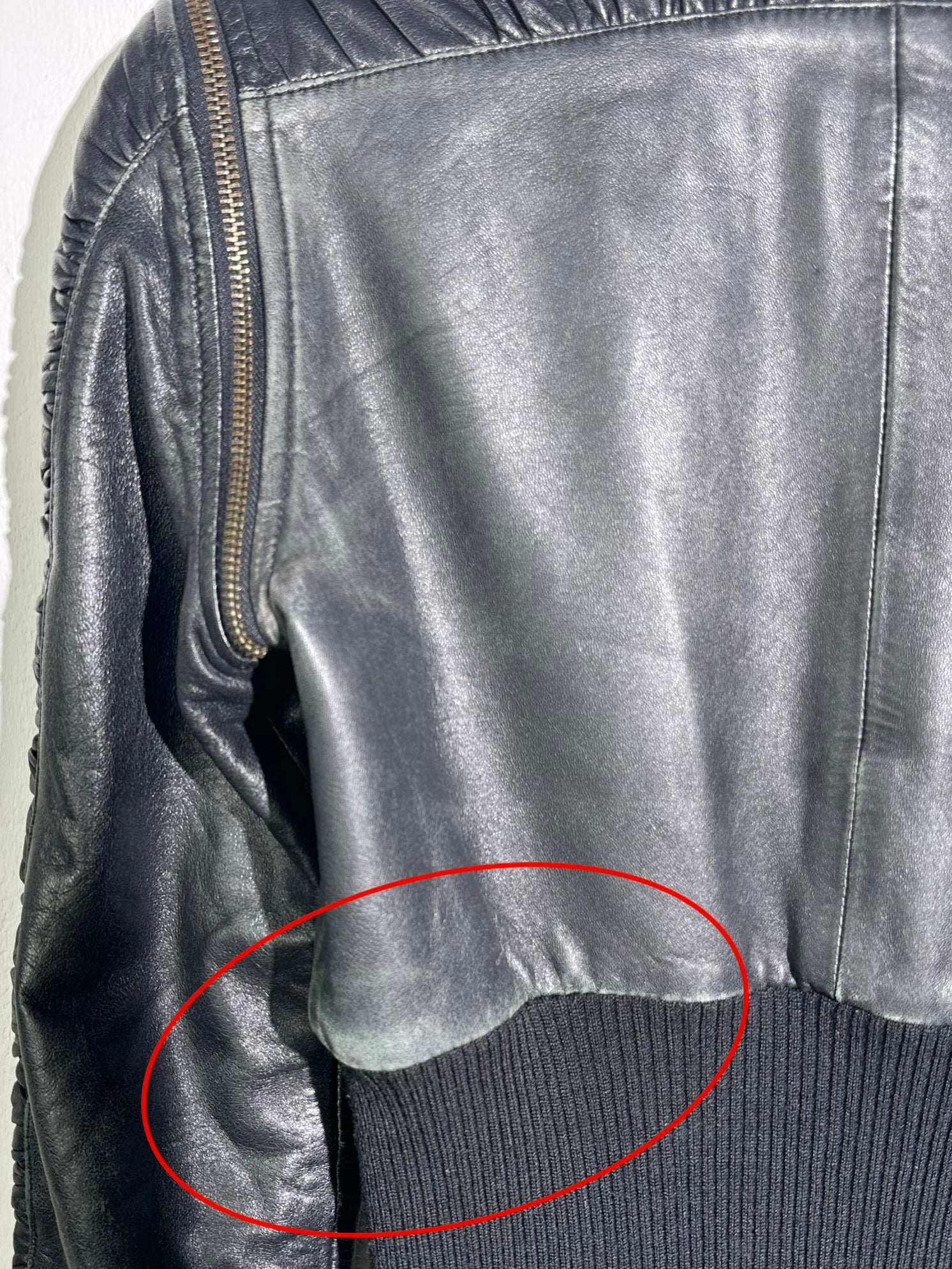 DOLCE & GABBANA - S/S 2003 2 IN 1 LEATHER JACKET WITH PANELED WAIST AND ZIP OFF SLEEVE