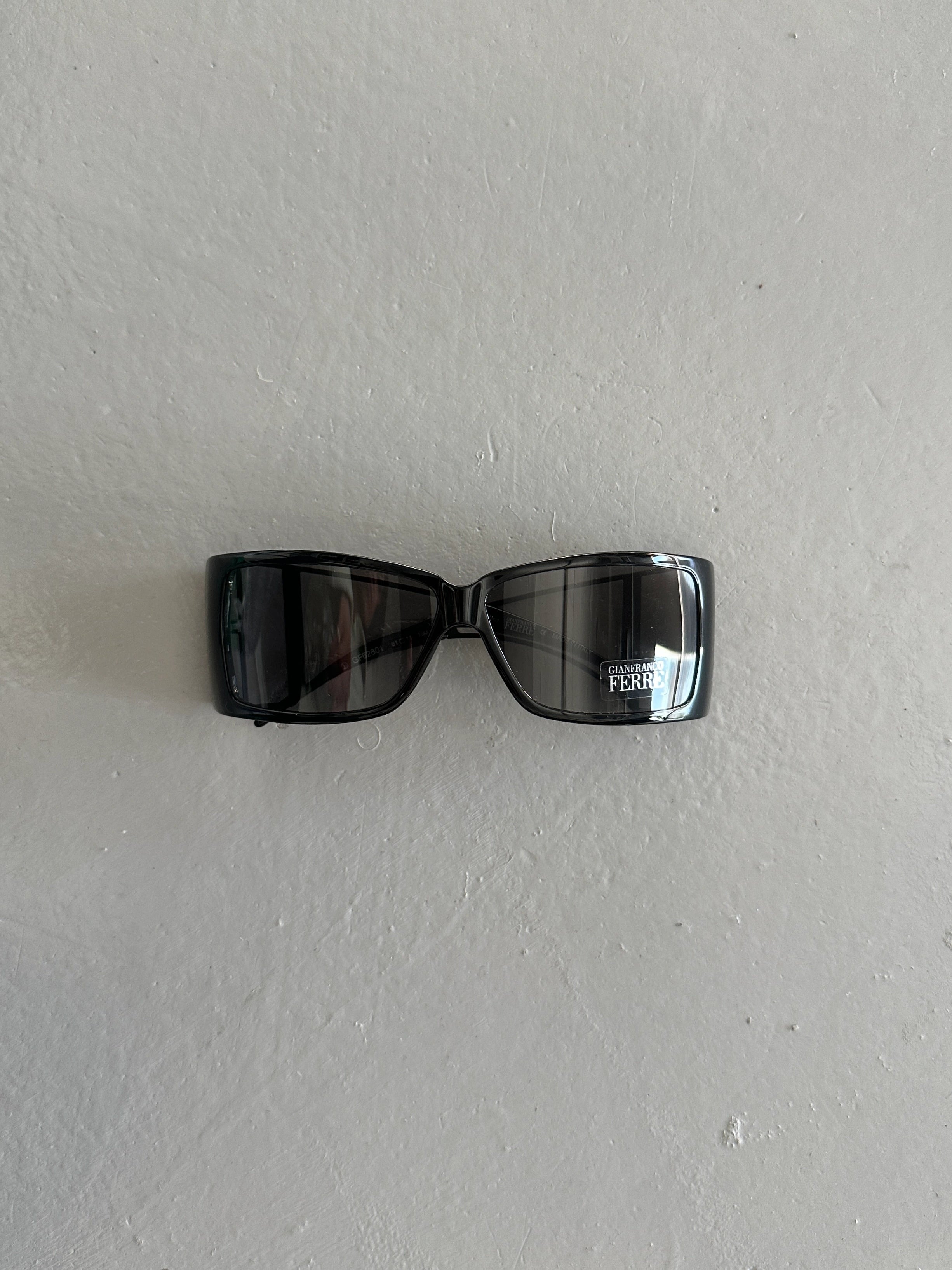 GIANFRANCO FERRÉ - 1990s WRAPAROUND SUNGLASSES WITH CUT OUT ARMS