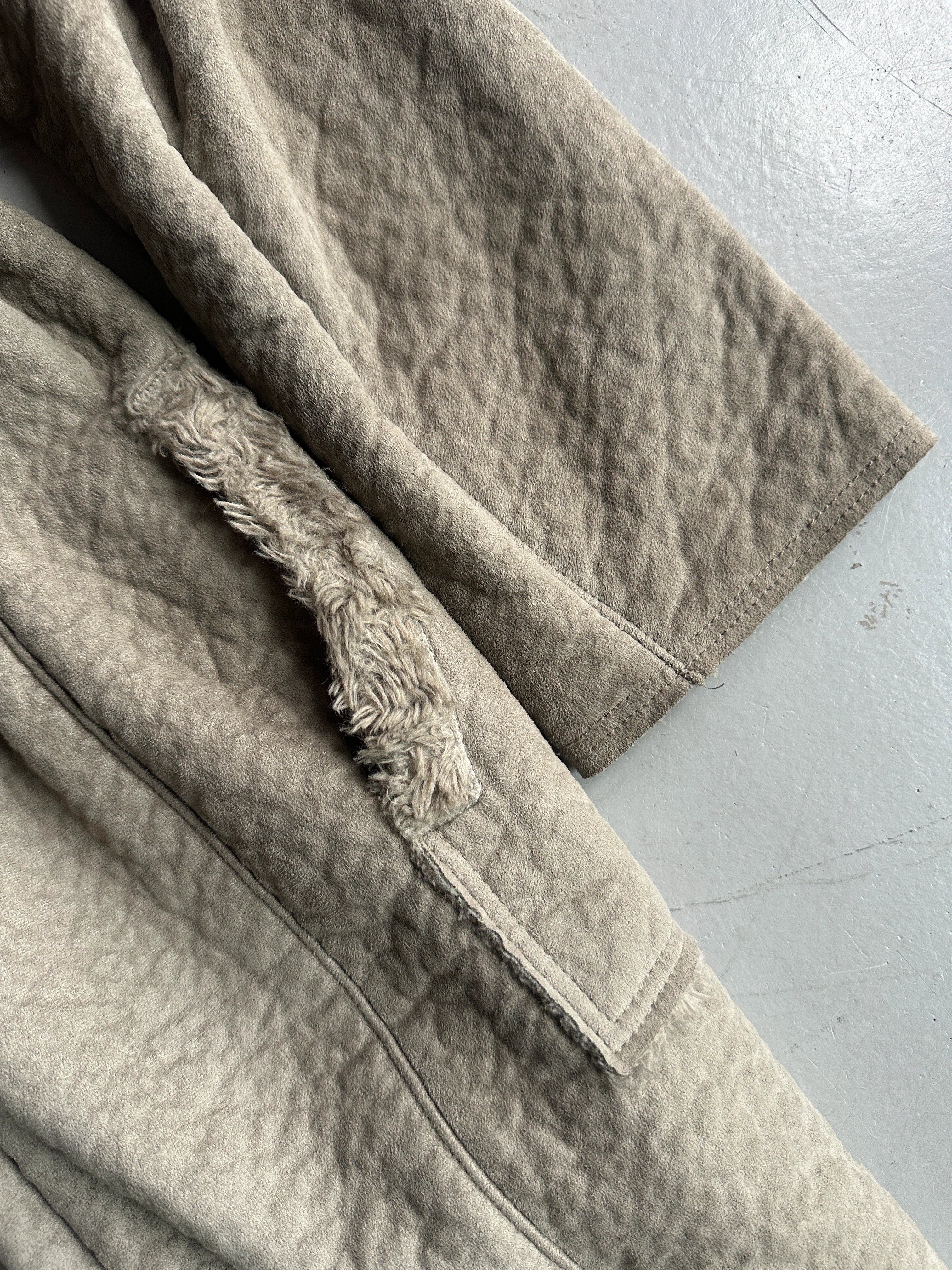 COP COPINE - 2000s RELAXED TEXTURED COAT WITH CROSSED DOUBLE LEATHER BELT