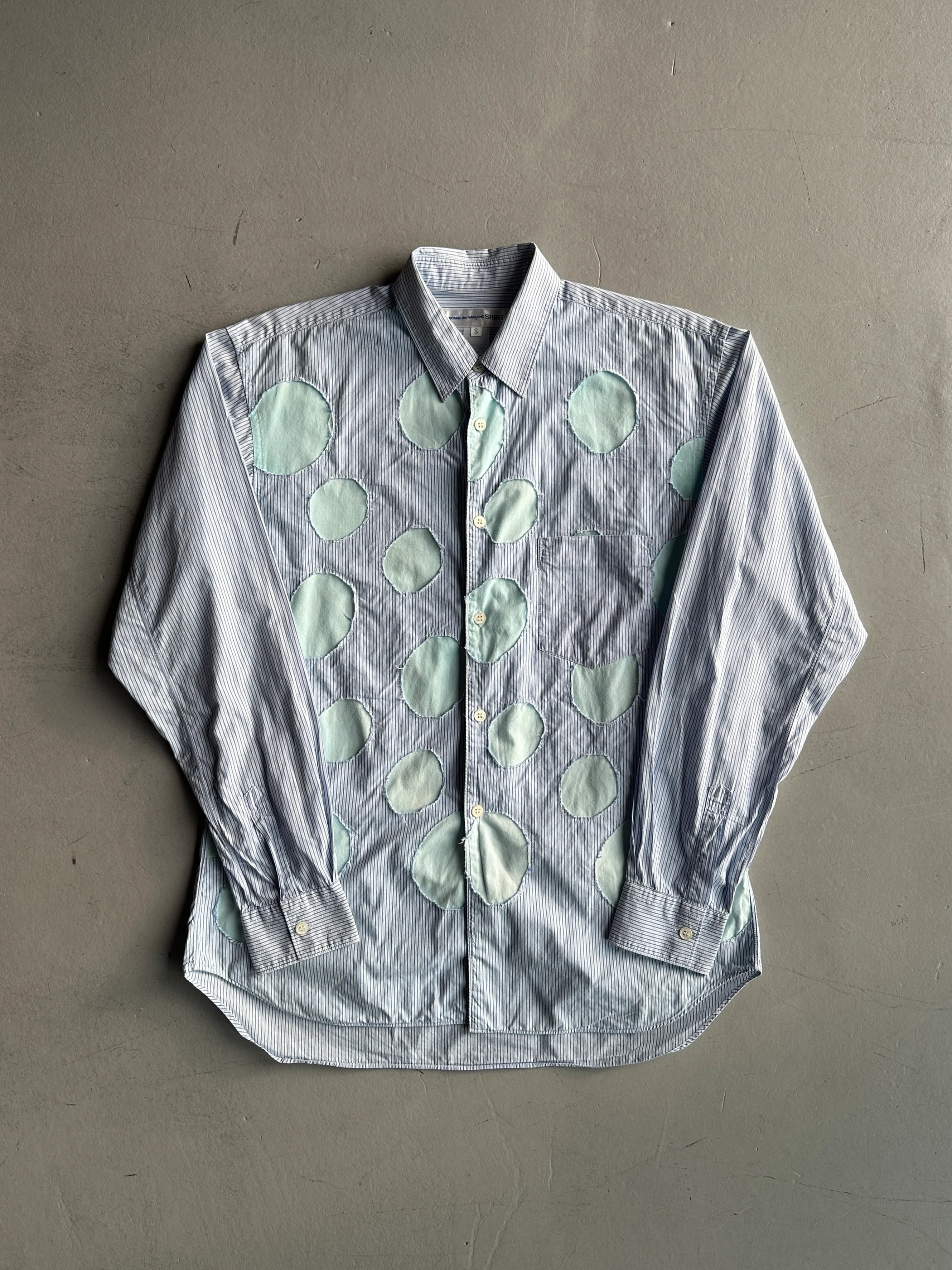 COMME DES GARÇONS SHIRT - S/S 2018 CUT OUTS FRONT MICRO STRIPED LONG SLEEVE SHIRT