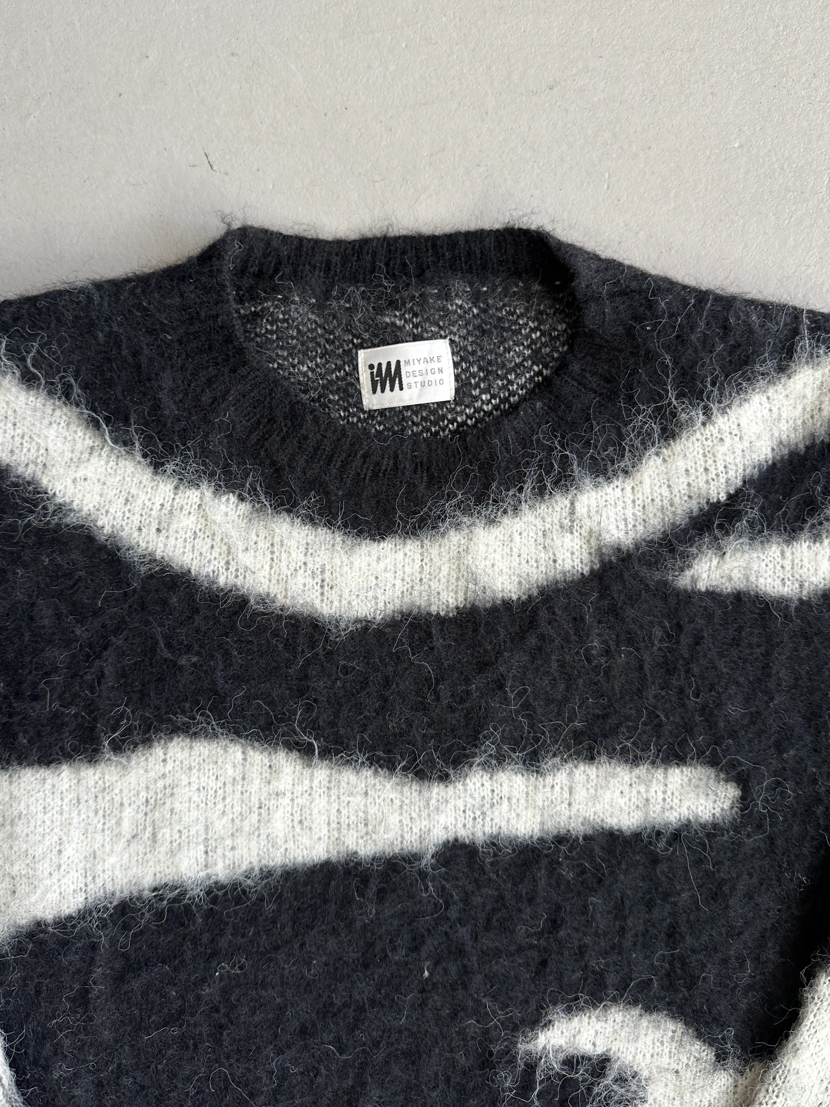 ISSEY MIYAKE - 1980s CREW NECK FUZZY WOOL OVERSIZED JUMPER