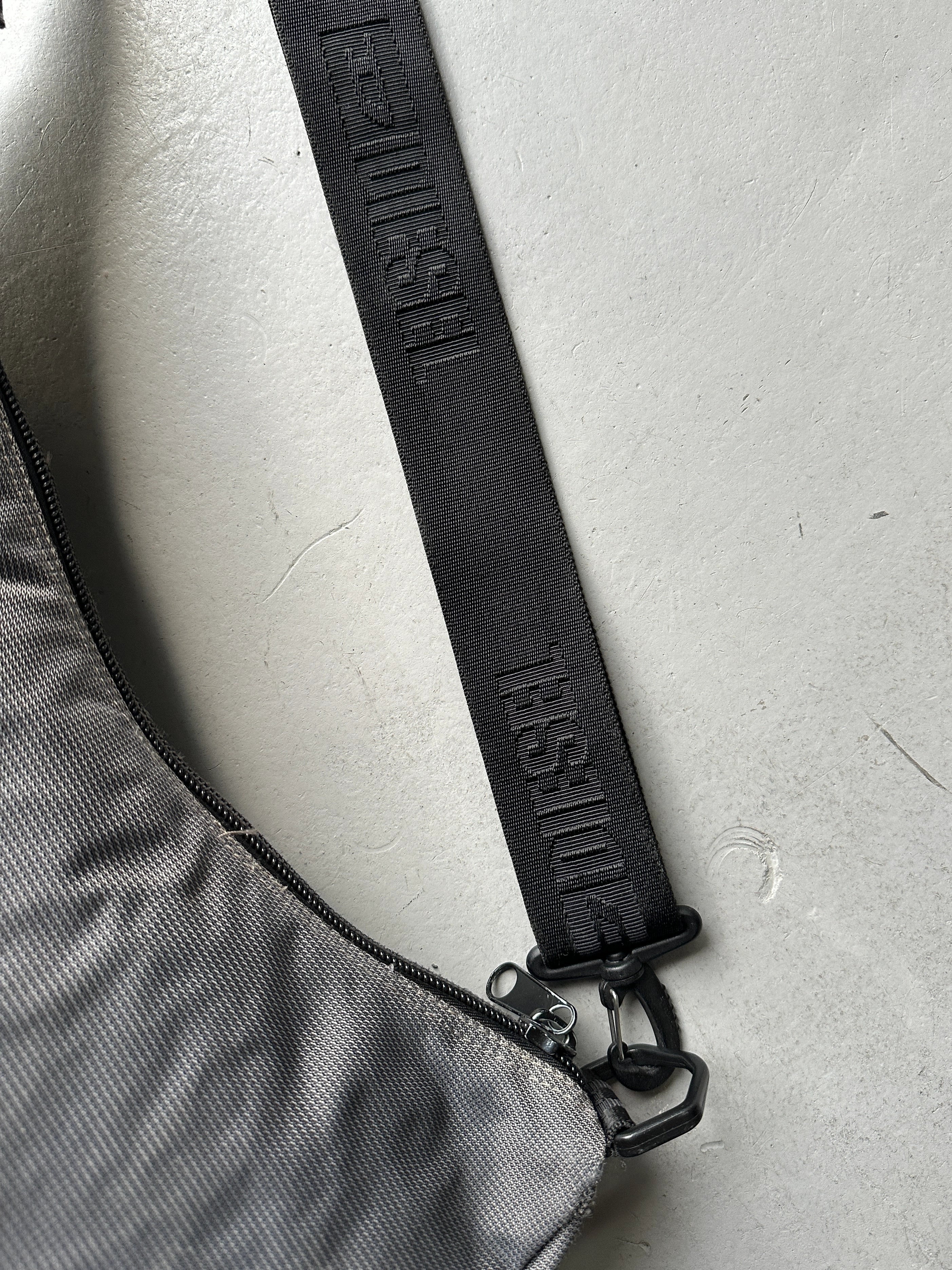 DIESEL - 1990s TEXTURED SLING BAG