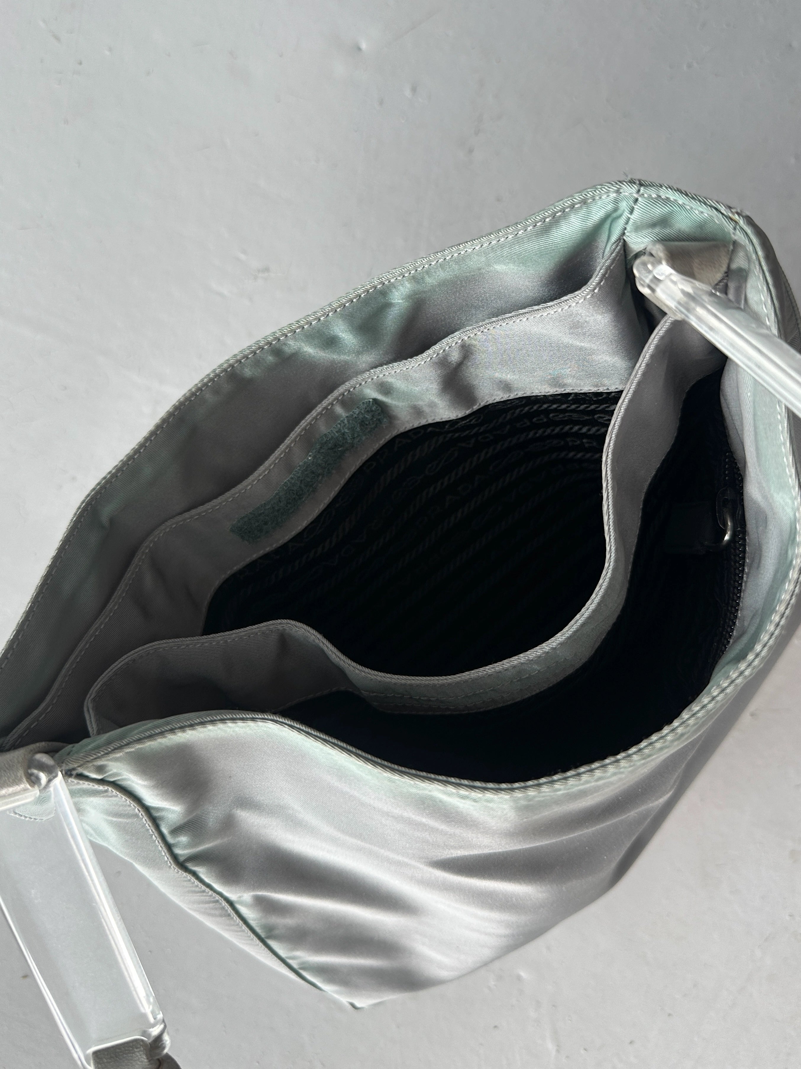 PRADA - S/S 1998 PLEXI HANDLE NYLON SHOULDER BAG