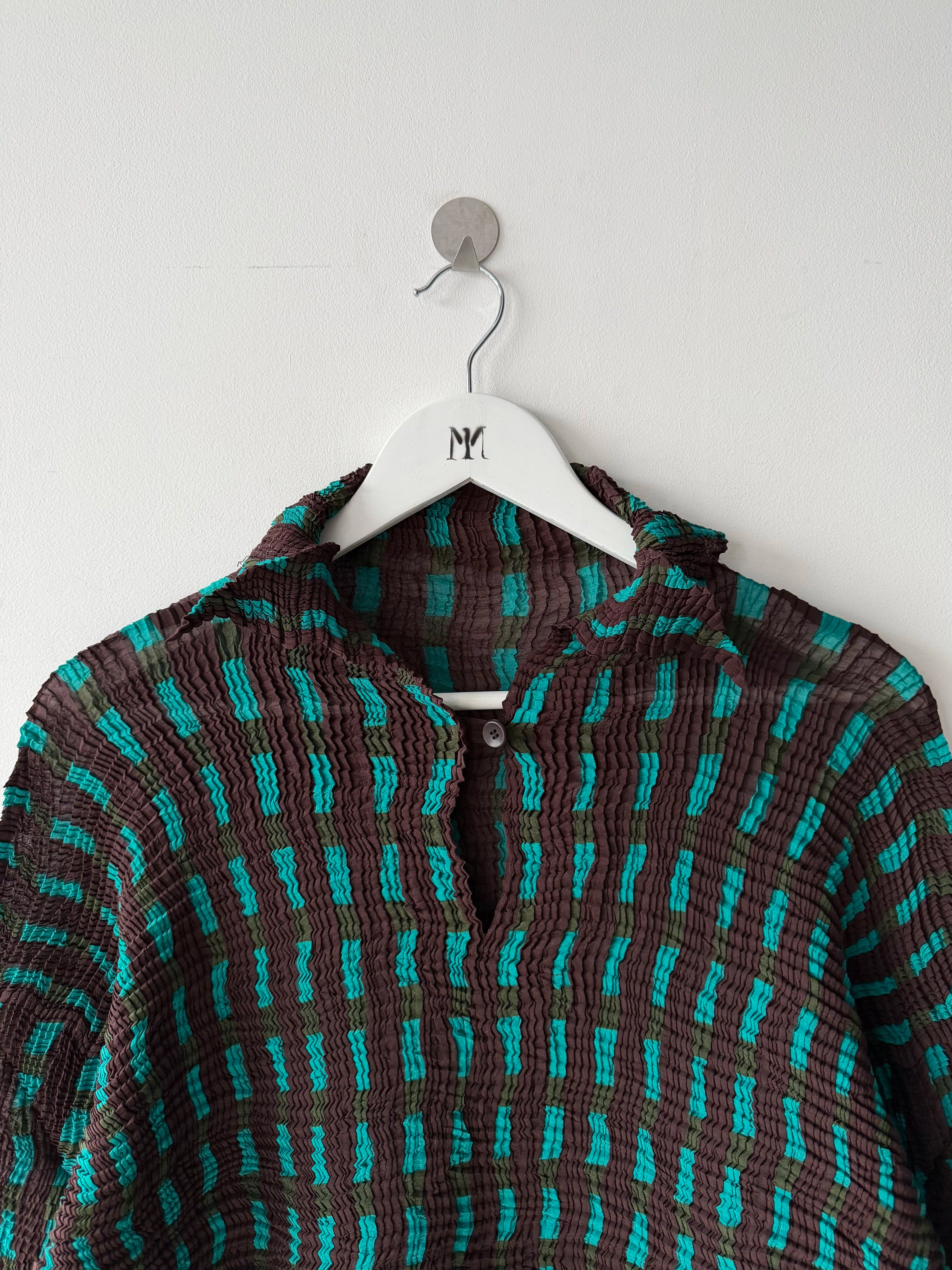 ISSEY MIYAKE - S/S 1999 LONG SLEEVE TOP WITH SPIKE PLEATS COLLAR