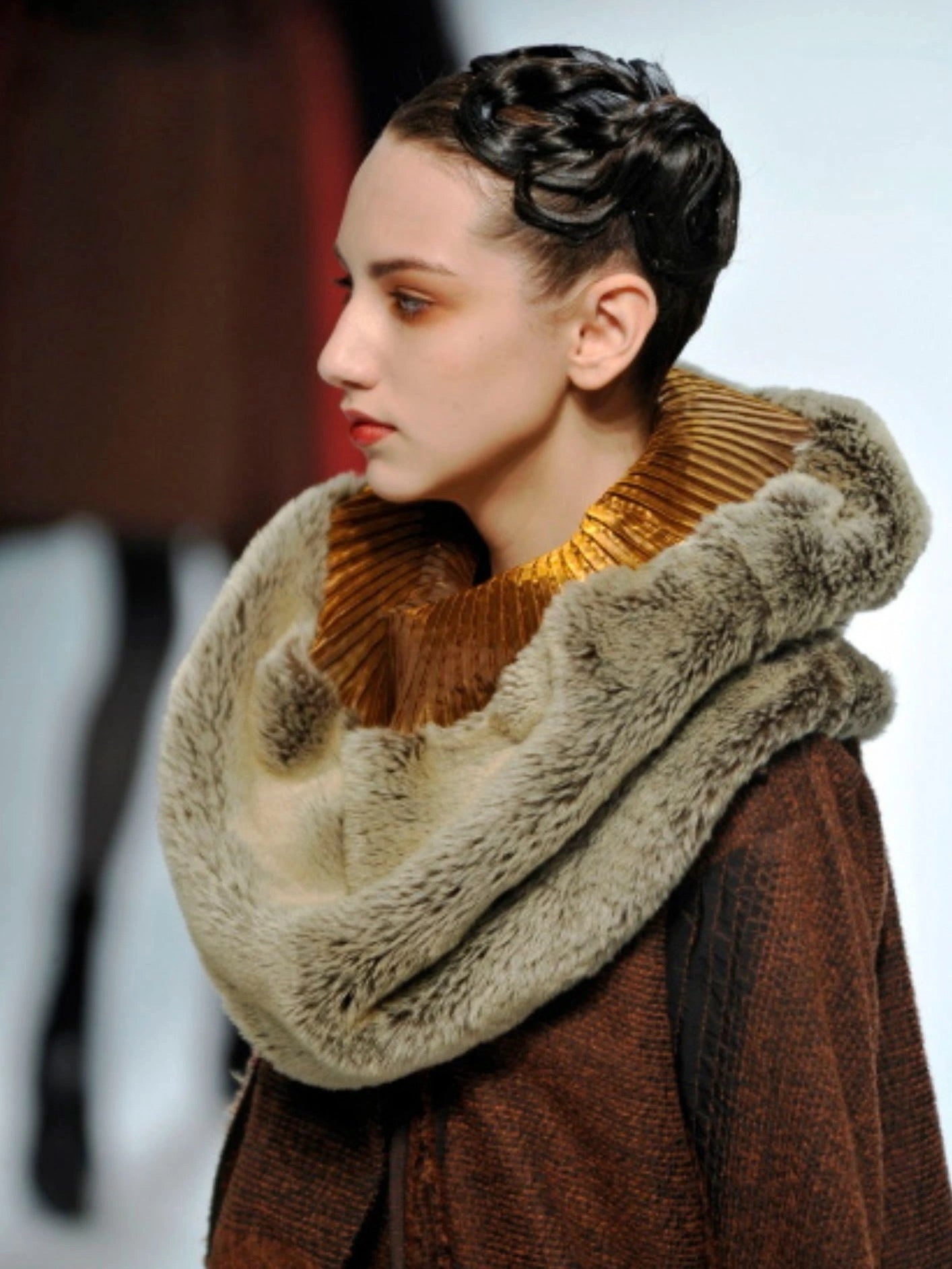 ISSEY MIYAKE A/W 2010 FUR COLLAR