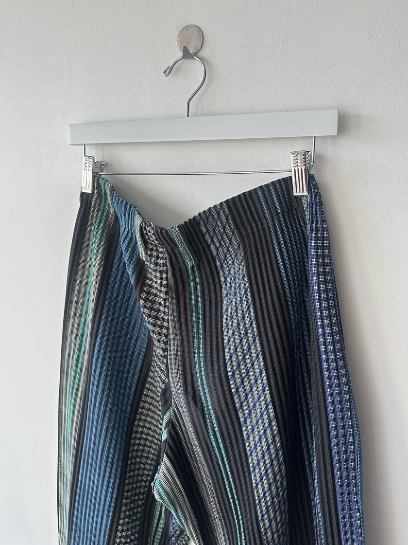 ISSEY MIYAKE - F/W 2021 PLEATED TROUSERS