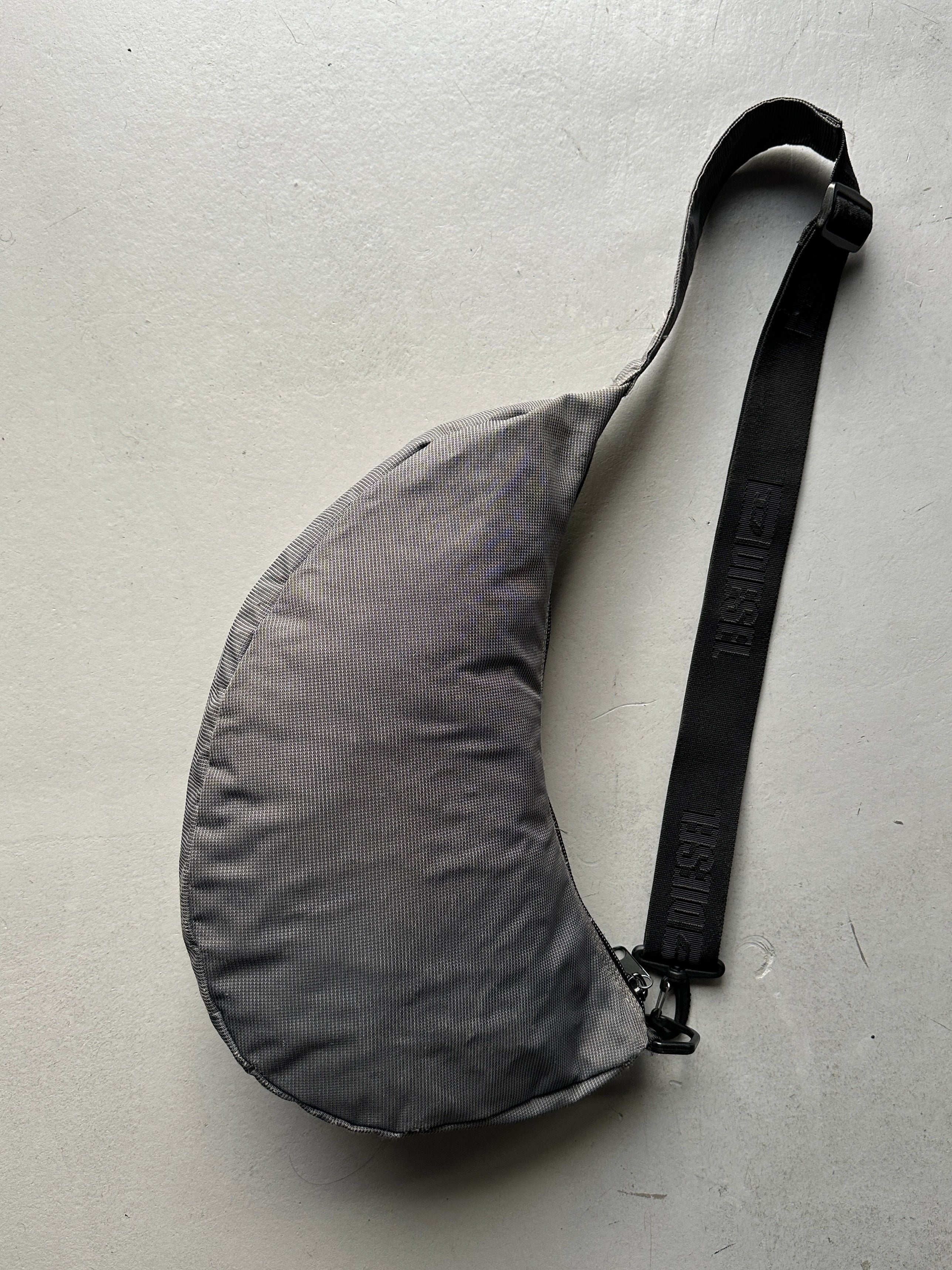DIESEL - 1990s TEXTURED SLING BAG