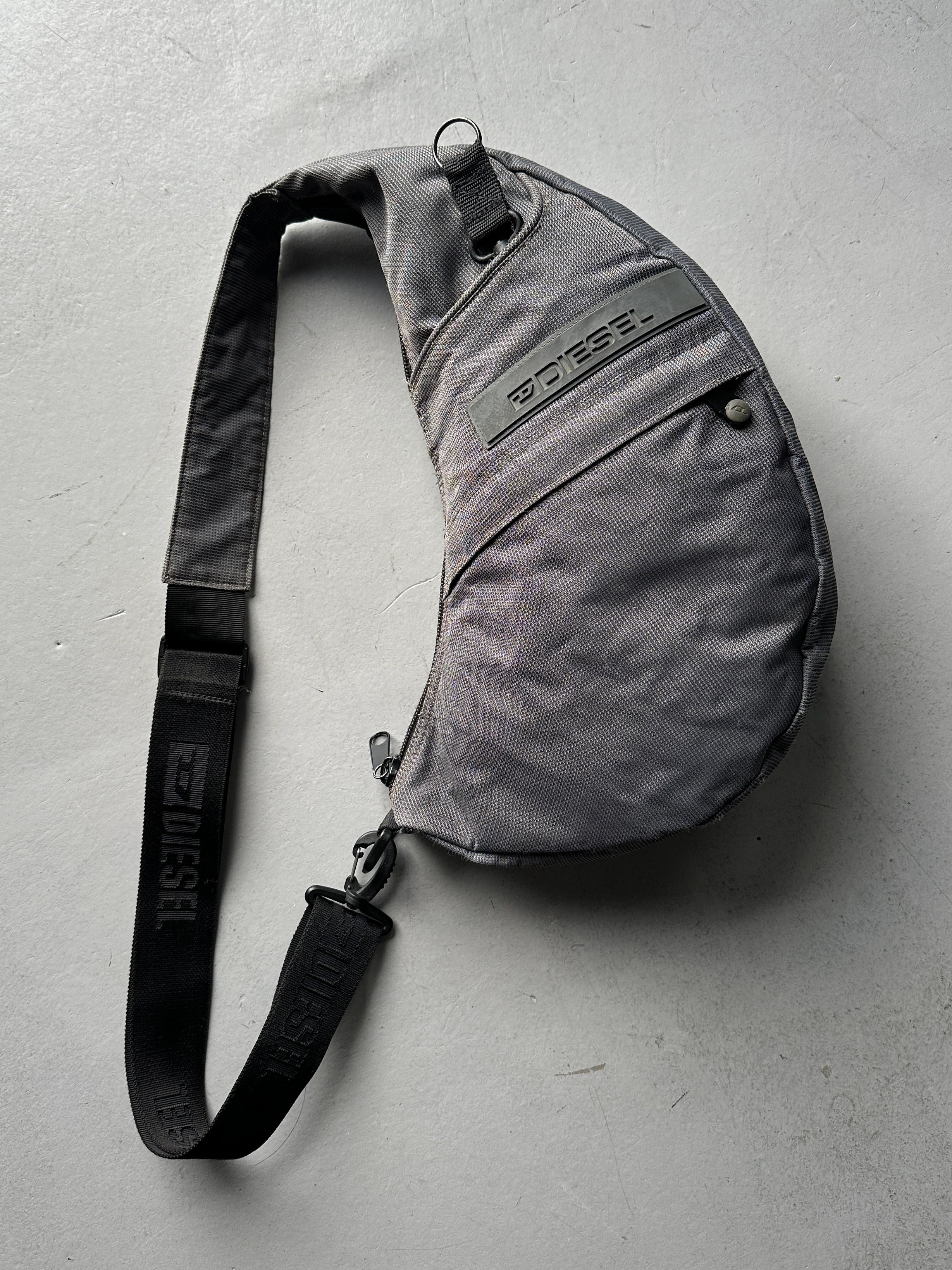 DIESEL - 1990s TEXTURED SLING BAG