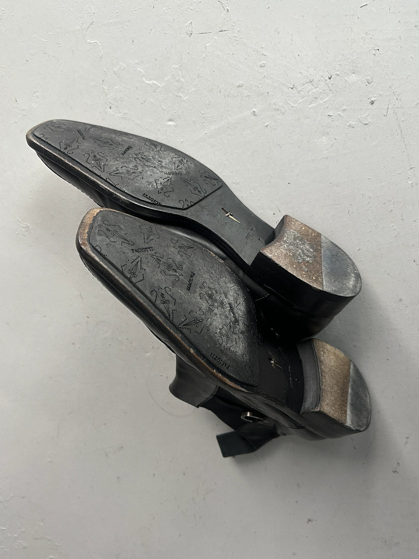 ITALIAN LABEL 2000s LEATHER BOOTS WITH APRON STITCHING