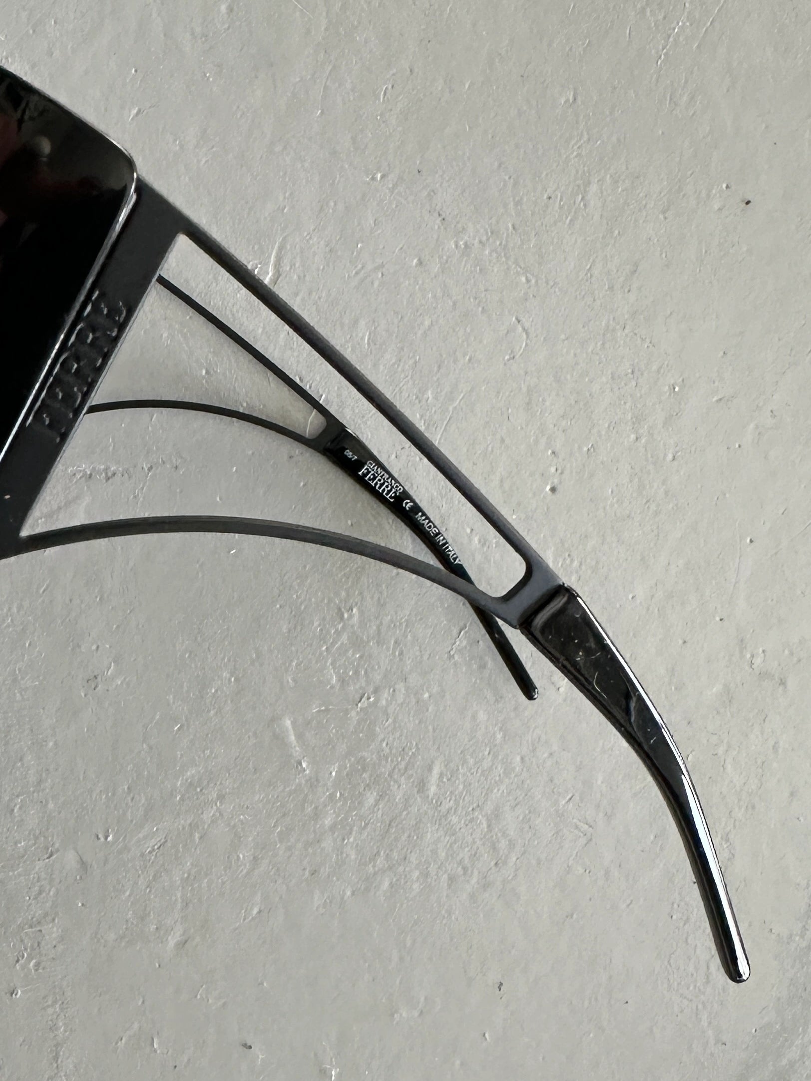 GIANFRANCO FERRÉ - 1990s WRAPAROUND SUNGLASSES WITH CUT OUT ARMS