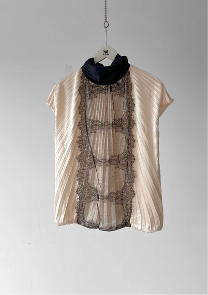 ROBERTO CAVALLI – 1990s PLEATED LACE HOODED BLOUSE