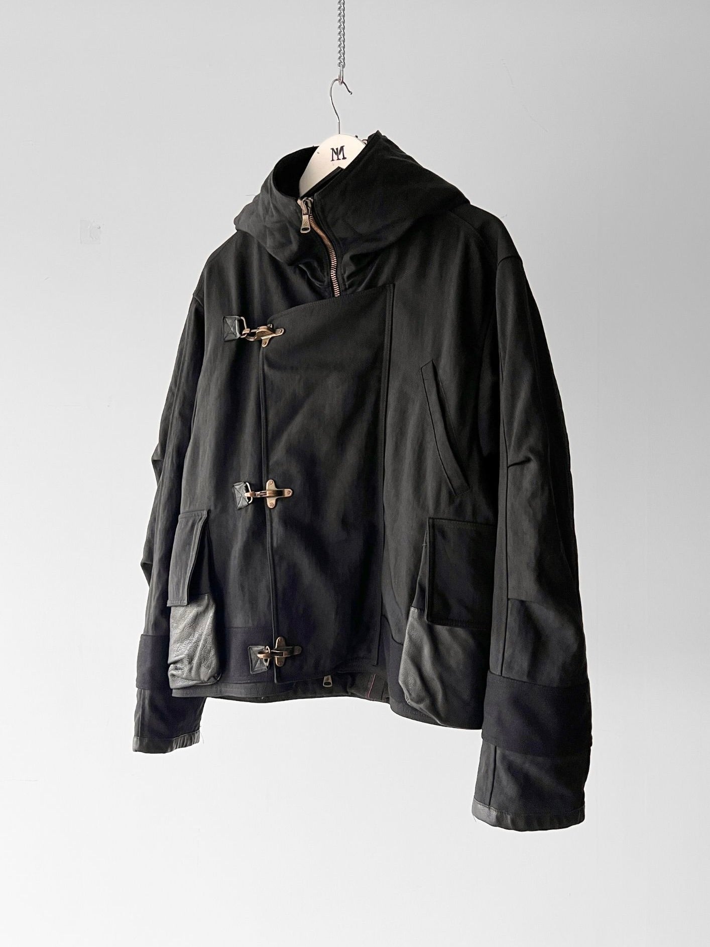 GIANFRANCO FERRÉ – 1990s BLACK HOODED JACKET WITH TOGGLE CLOSURES