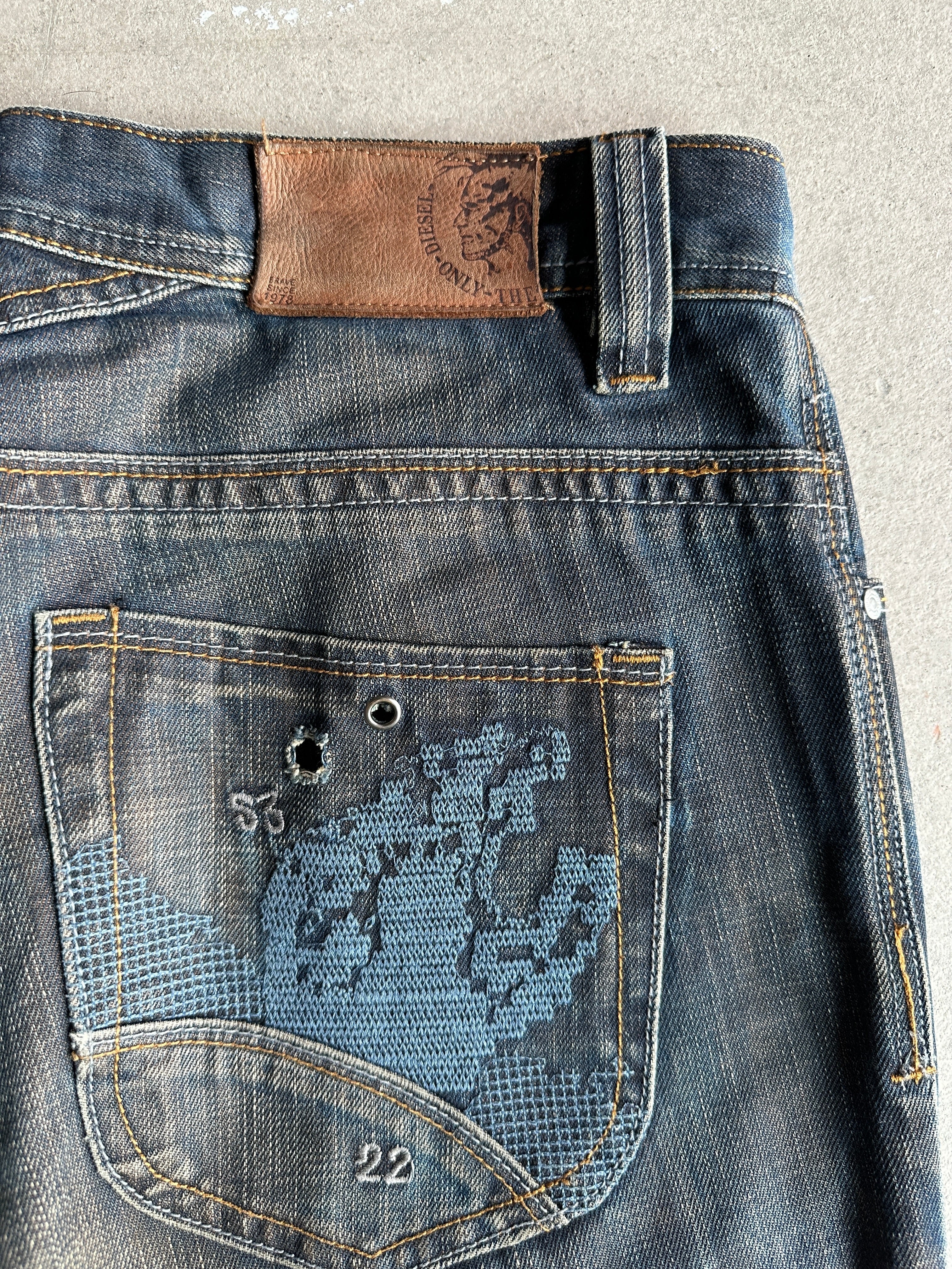 DIESEL -  1990s DISTRESSED STRAIGHT FIT JEANS