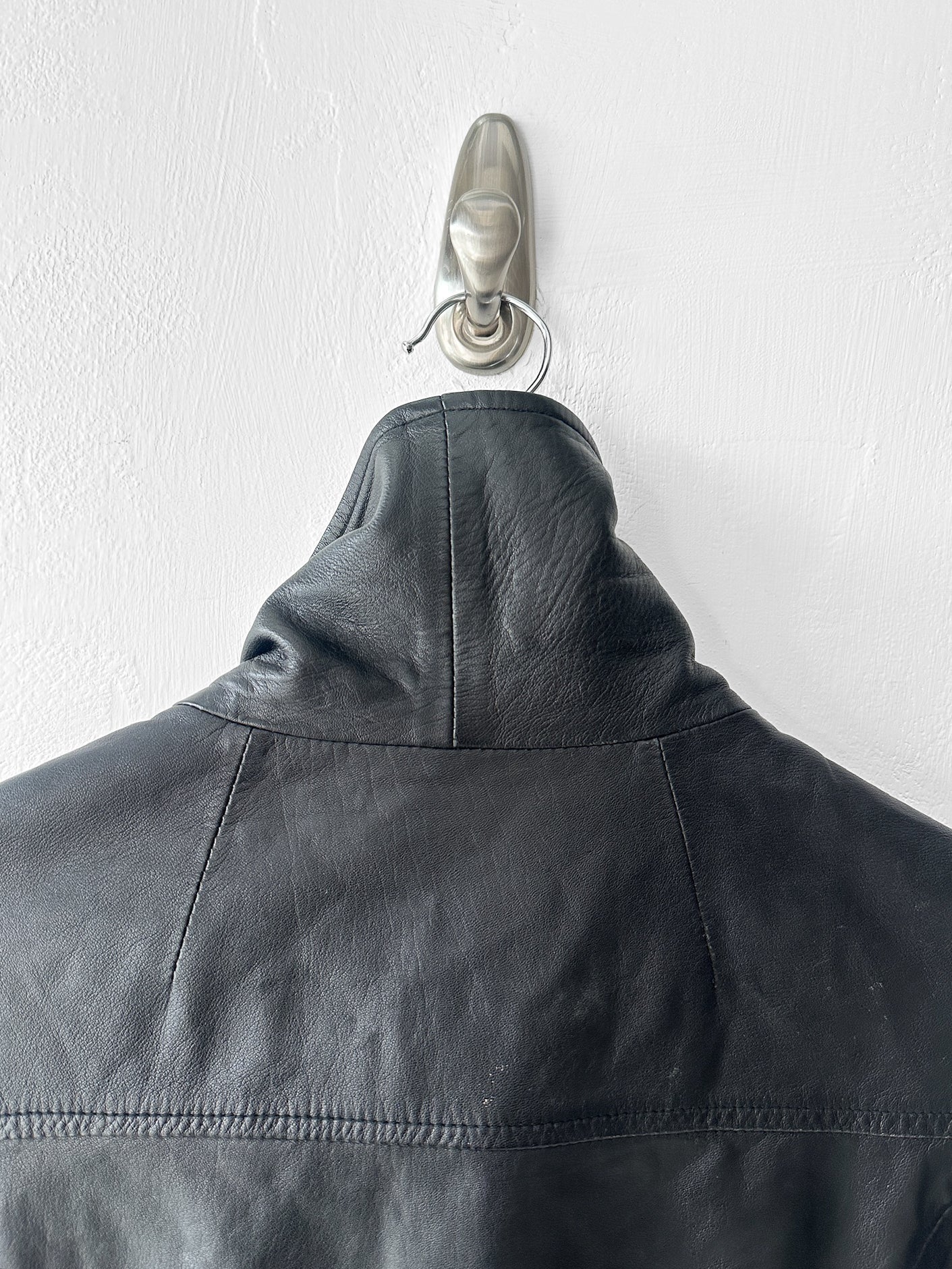 GIANFRANCO FERRÉ - early 2000s SOFT LEATHER CROP FIT JACKET WITH FUNNEL NECK