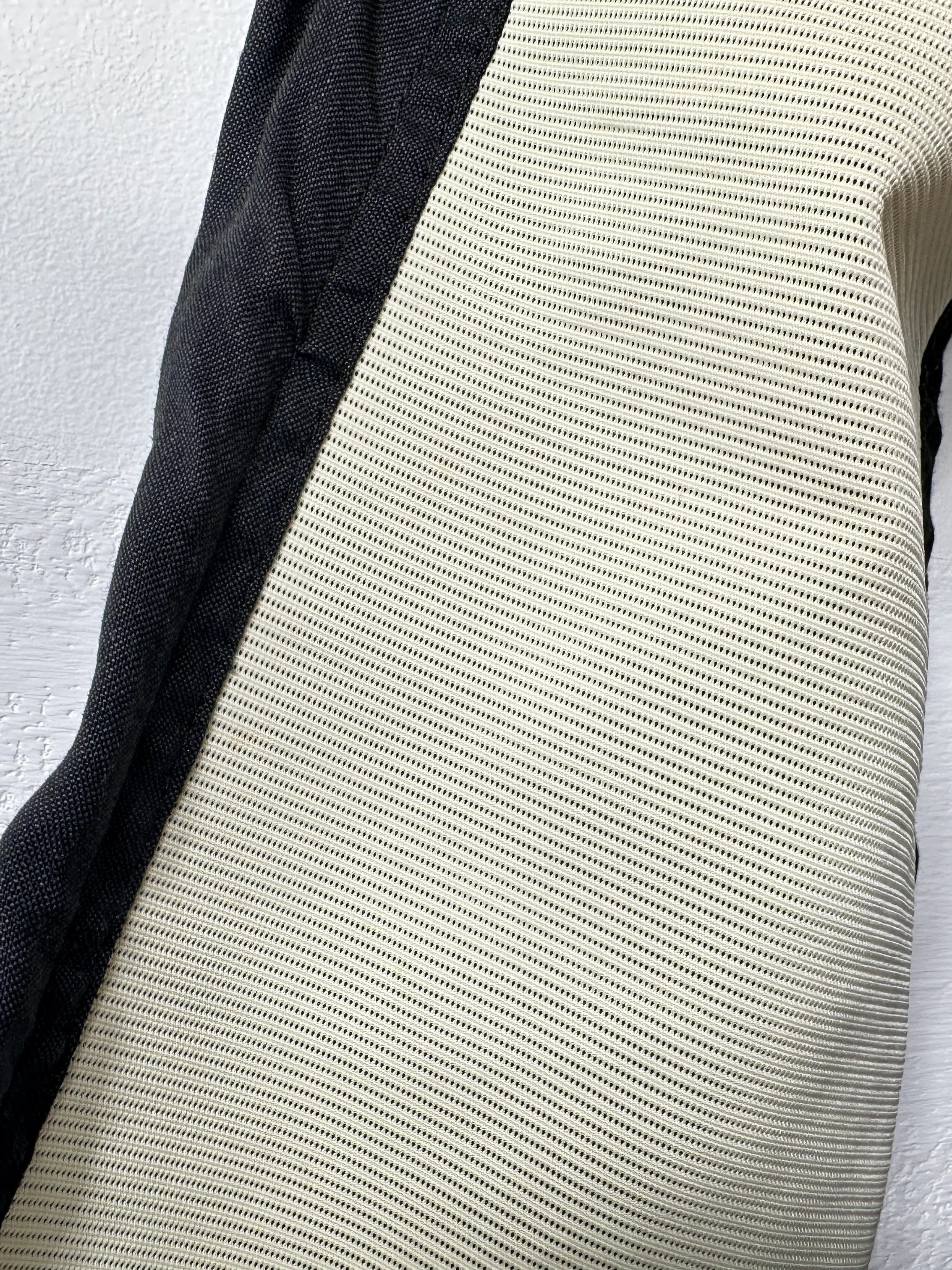 JEAN PAUL GAULTIER - 1990s PANELED LINEN BLAZER WITH CONTRASTING MESH PANELS