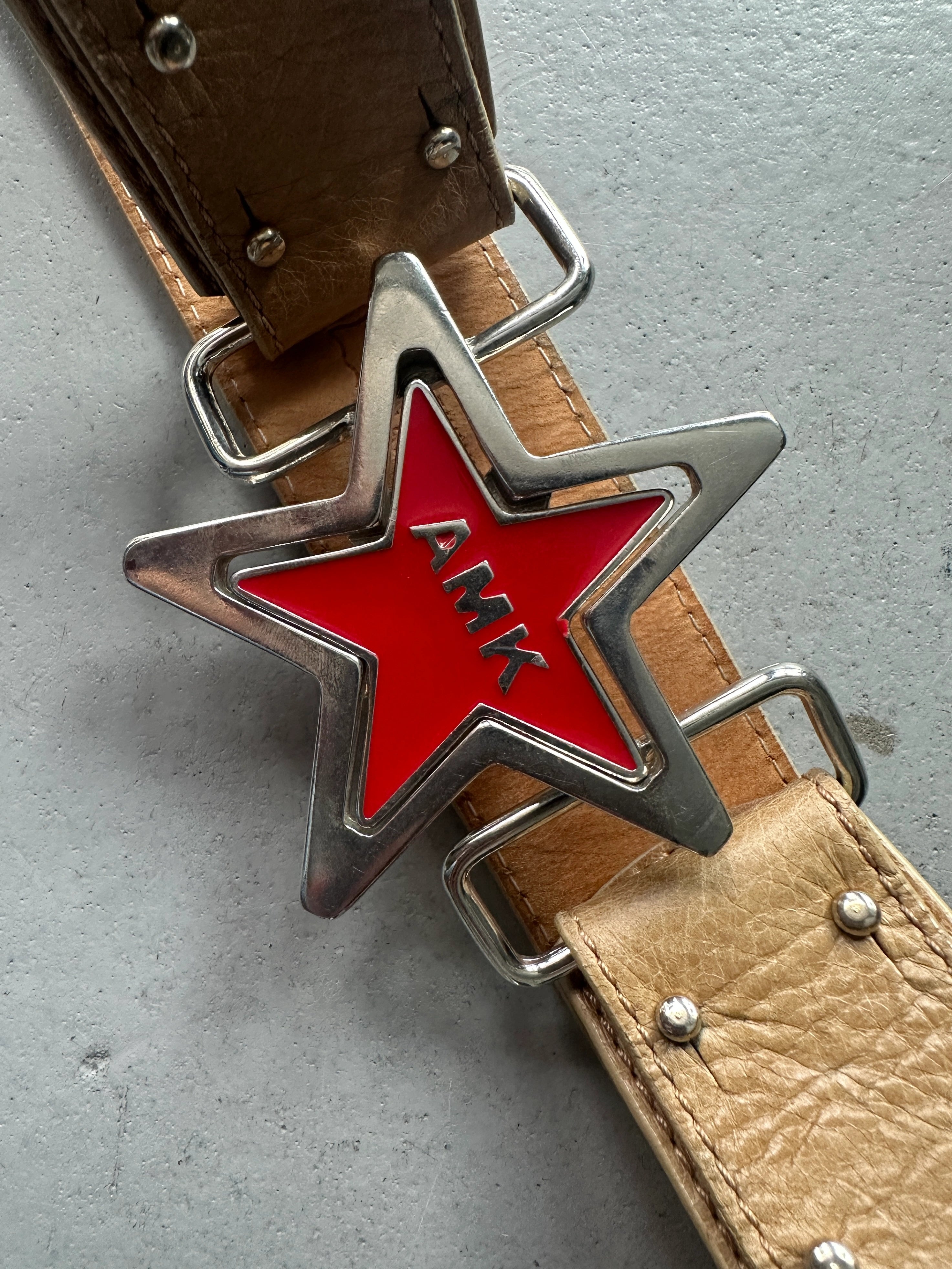 ANDREW MACKENZIE - 2000s STAR BUCKLE LOGO LEATHER BELT