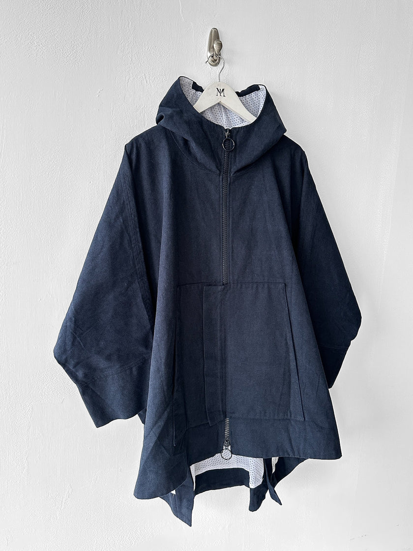 ITALIAN LABEL - SAMPLE OVERSIZED HOODED CAPE JACKET WITH MESH UNDERLAYER
