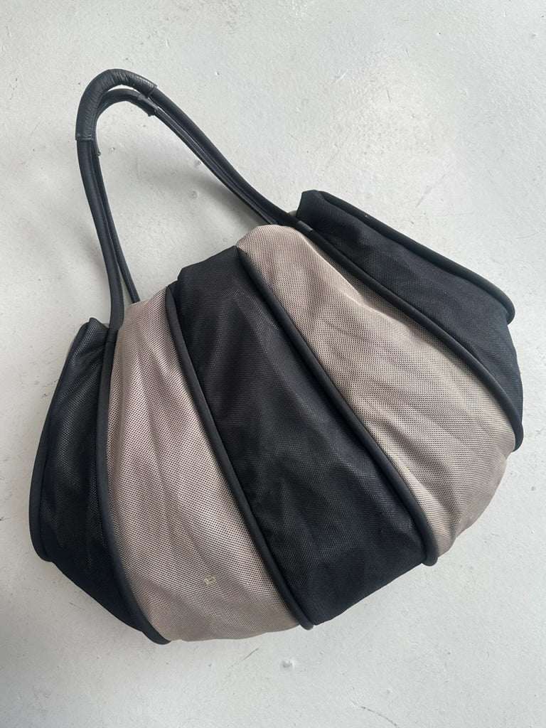 ISSEY MIYAKE PLEATS PLEASE - early 2000s MESH BALLOON TOTE BAG