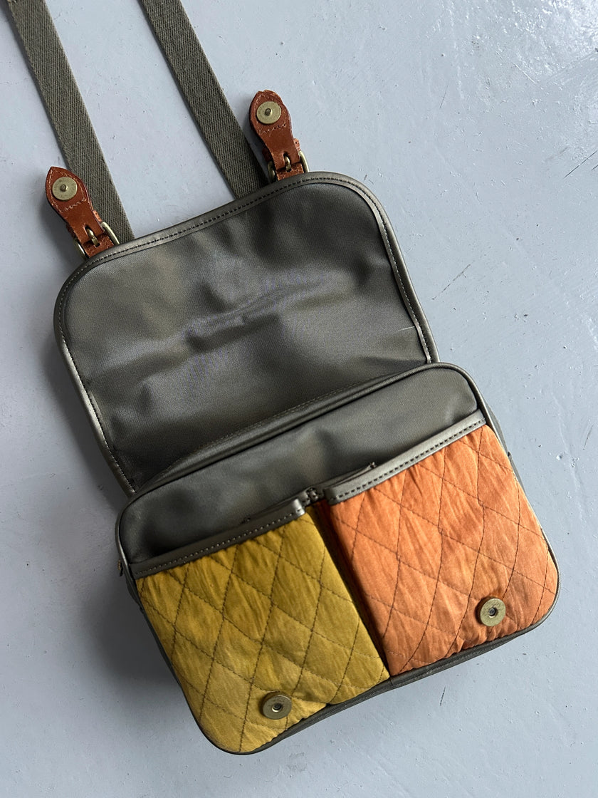 C.P. COMPANY - 1980s MESSENGER BAG WITH CONTRASTING QUILTED FRONT POCKETS