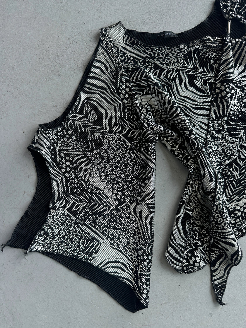 1990s ASYMMETRICAL TOP WITH FLOWING SLEEVE