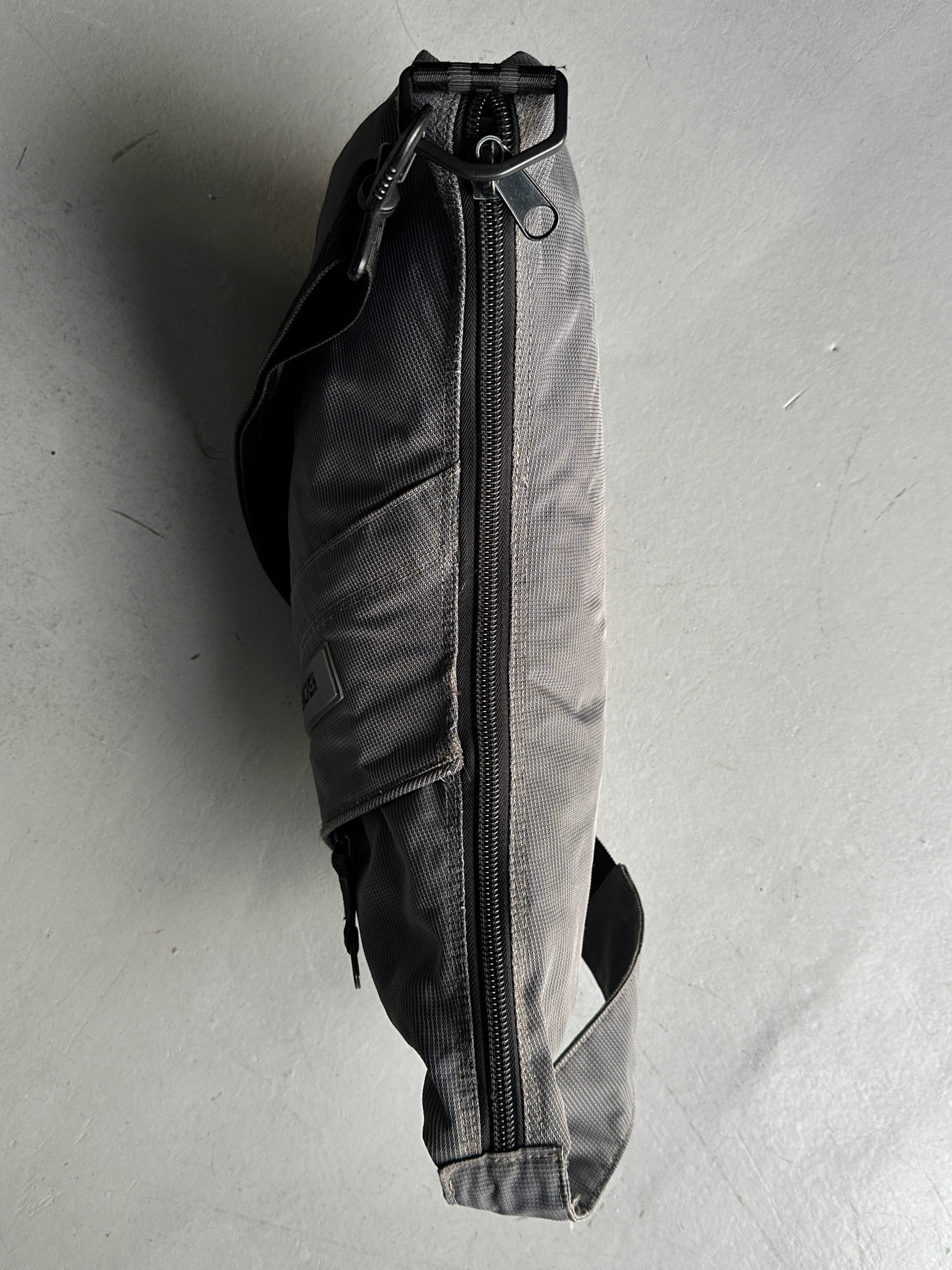 DIESEL - 1990s TEXTURED SLING BAG