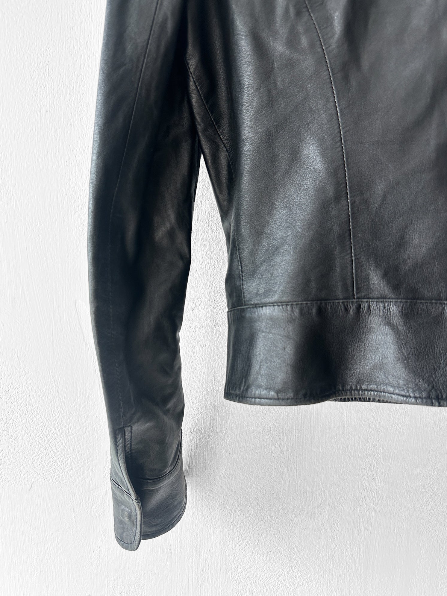 GIANFRANCO FERRÉ - early 2000s SOFT LEATHER CROP FIT JACKET WITH FUNNEL NECK
